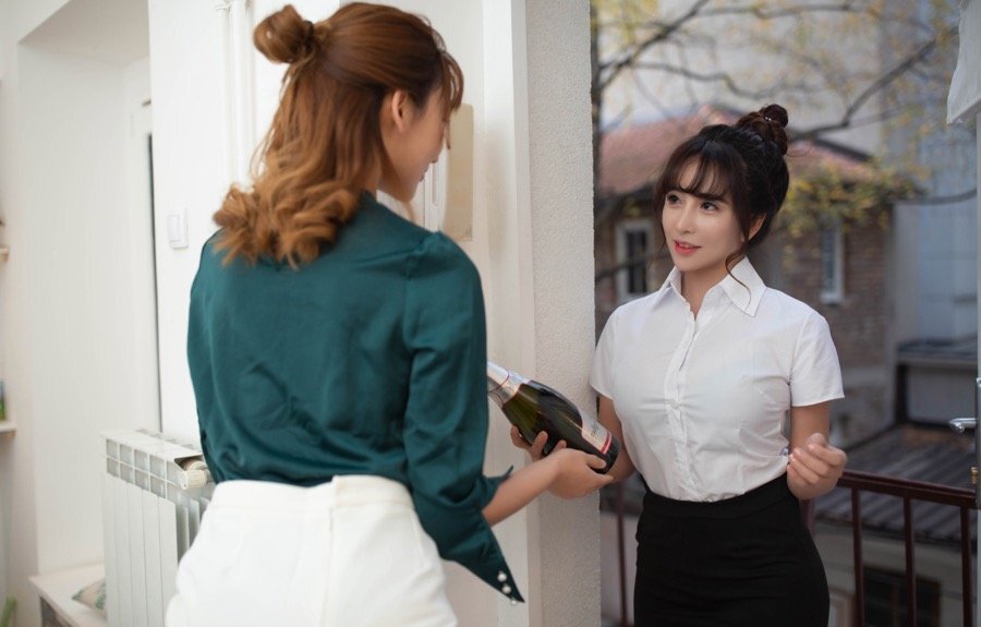 阿朱陶喜乐陆萱萱 三大美人喝酒打牌上演脱衣大战