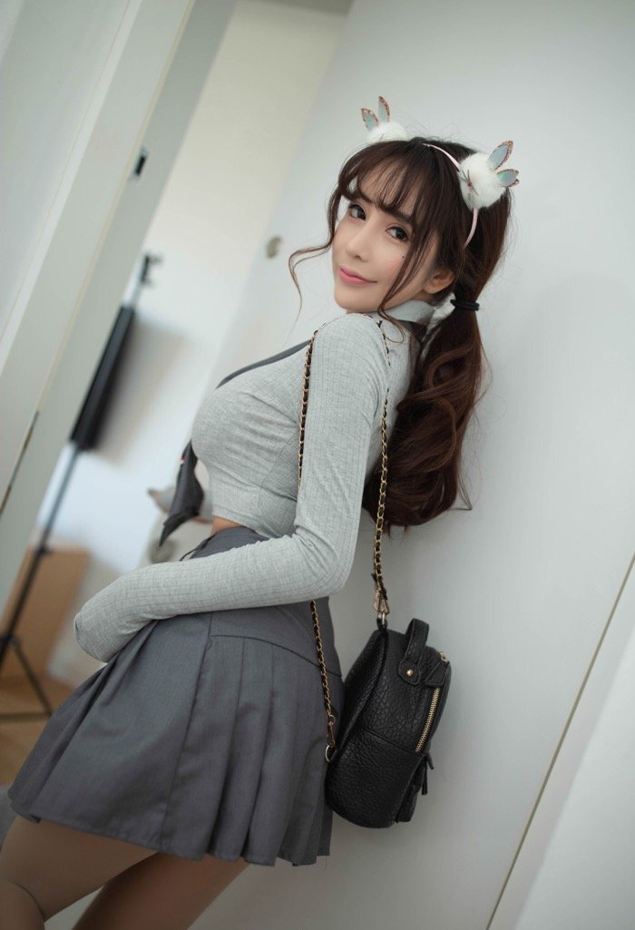 风骚小网红精彩演绎 模特陶喜乐陆萱萱上演家访的诱惑