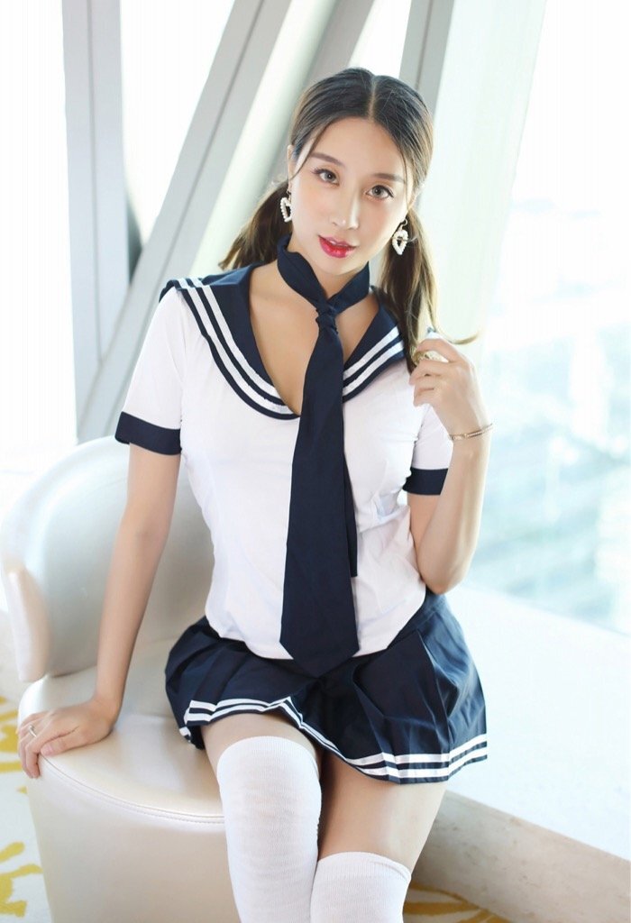 挺胸撅臀春光乍泄! 情趣尤物筱慧完美诠释两种诱惑