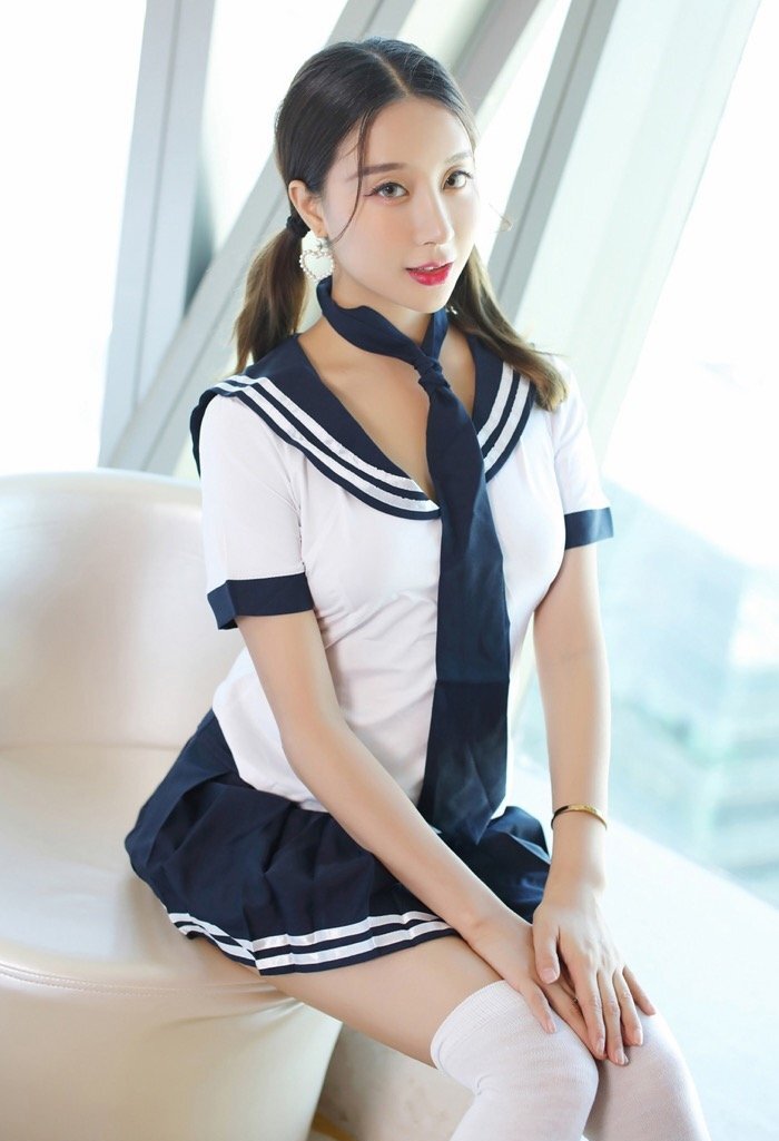 挺胸撅臀春光乍泄! 情趣尤物筱慧完美诠释两种诱惑