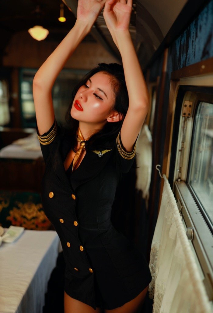 开往性福之地的列车！美女乘务员阿朱全程为您服务