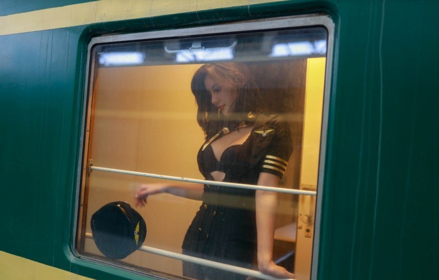 开往性福之地的列车！美女乘务员阿朱全程为您服务