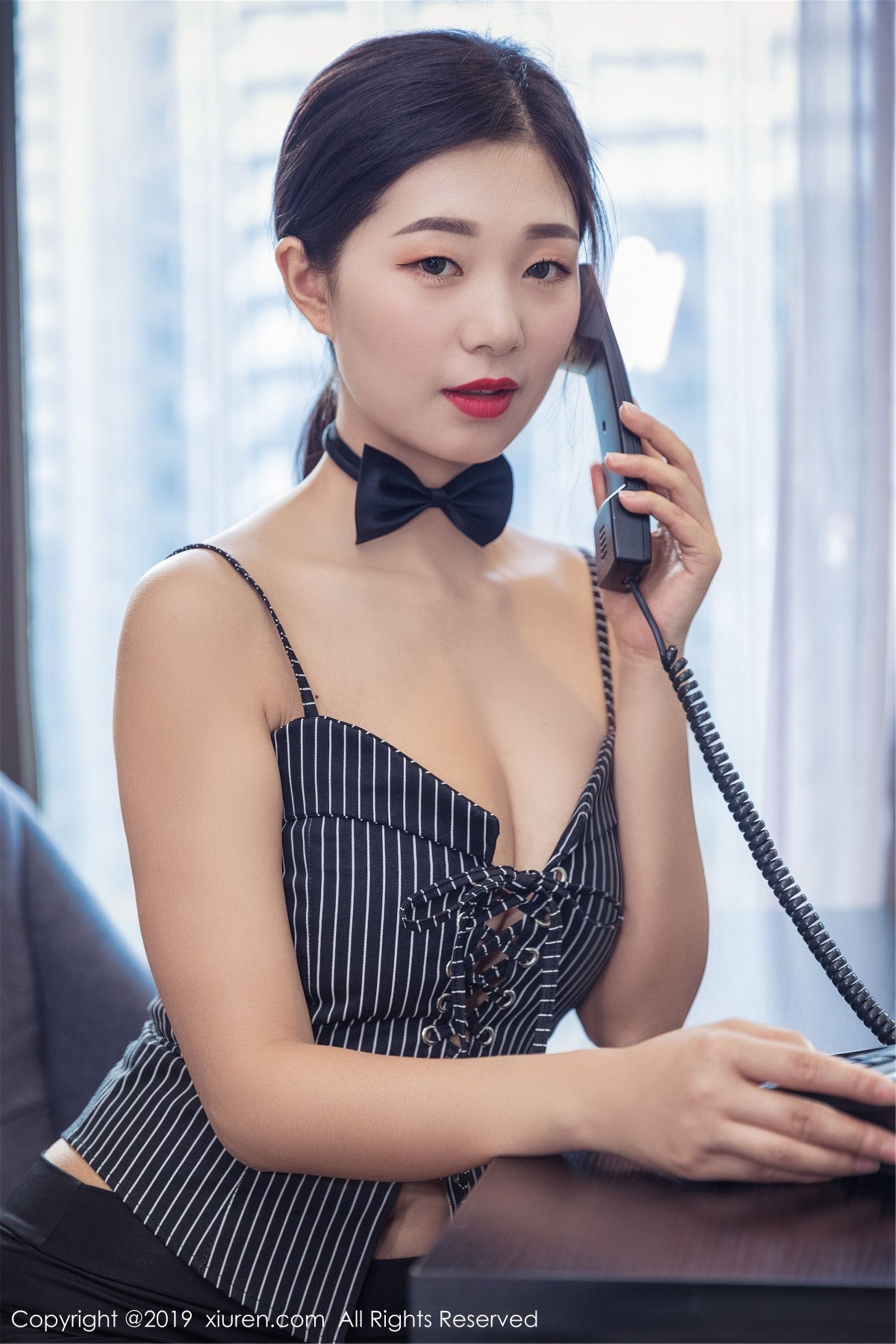 宋-KiKi《办公职场的无限诱惑》 [秀人XIUREN] No.1417 写真集