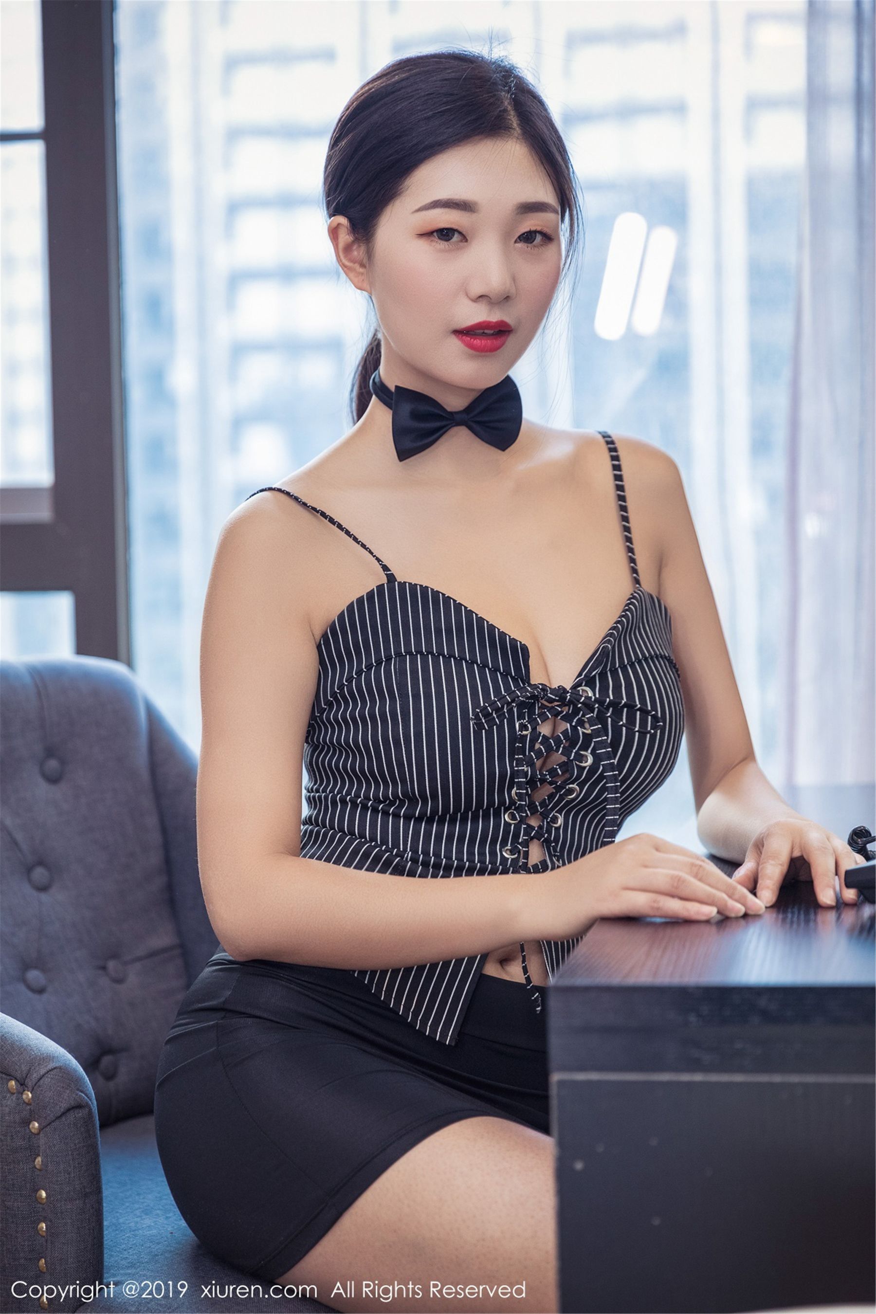 宋-KiKi《办公职场的无限诱惑》 [秀人XIUREN] No.1417 写真集