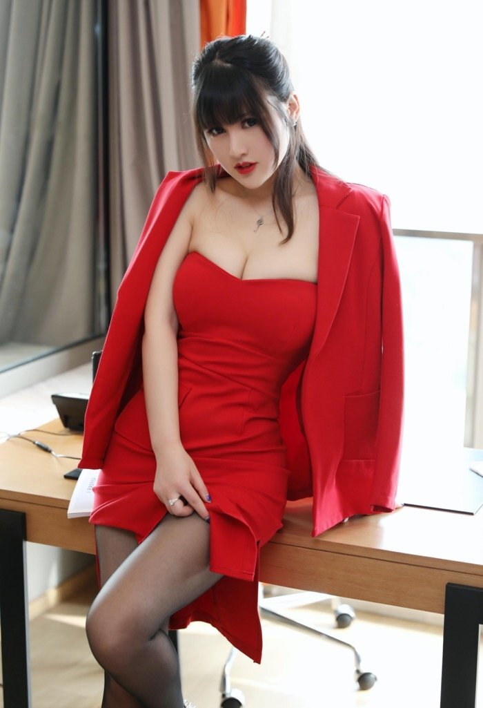 水嫩少妇诗诗kiki房间赤身露体 大屁股大奶丰满狂野