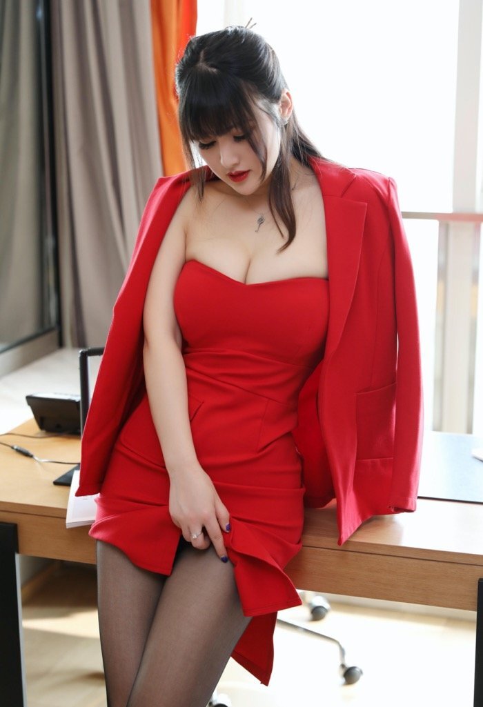 水嫩少妇诗诗kiki房间赤身露体 大屁股大奶丰满狂野