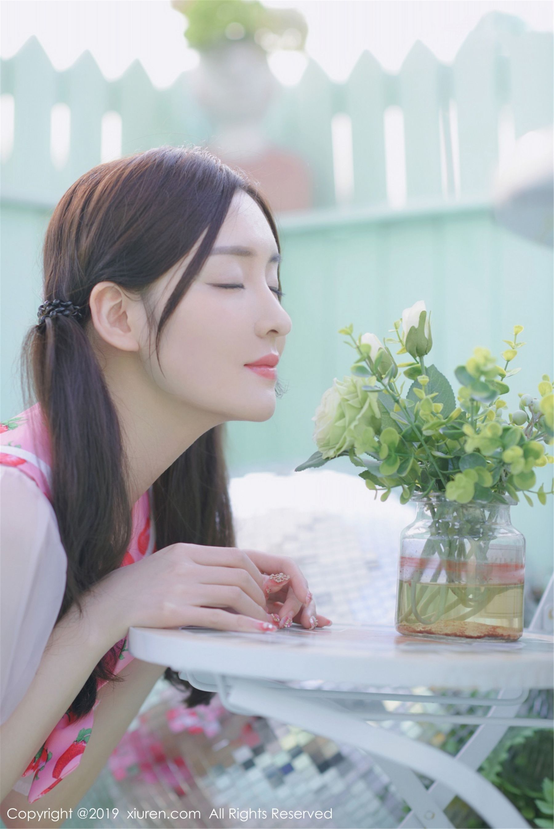 沈梦瑶《空乘制服与草莓内衣系列》 [秀人XIUREN] No.1419 写真集