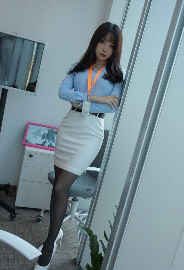 刺激！在办公室调教女同事