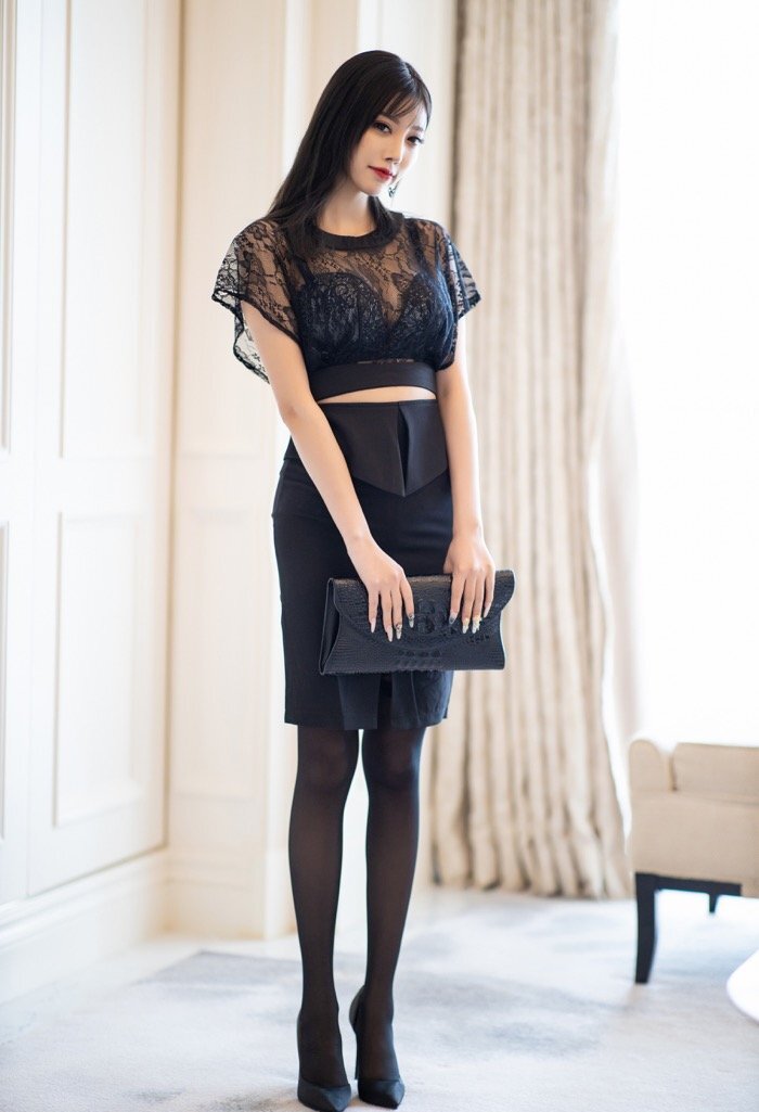 职场风流韵事：漂亮女秘书杨晨晨在酒店被征服