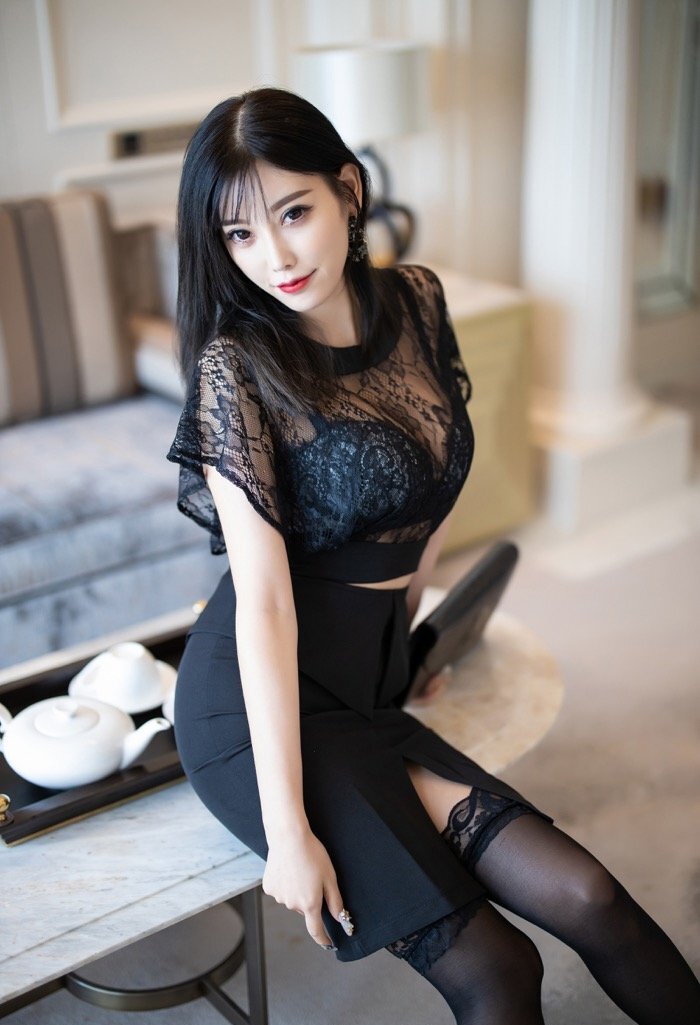 职场风流韵事：漂亮女秘书杨晨晨在酒店被征服