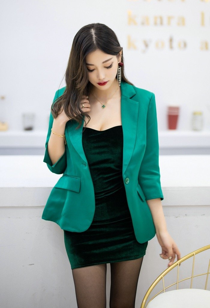 绝美女神杨晨晨妖艳风情私照 高跟美腿性感喷血