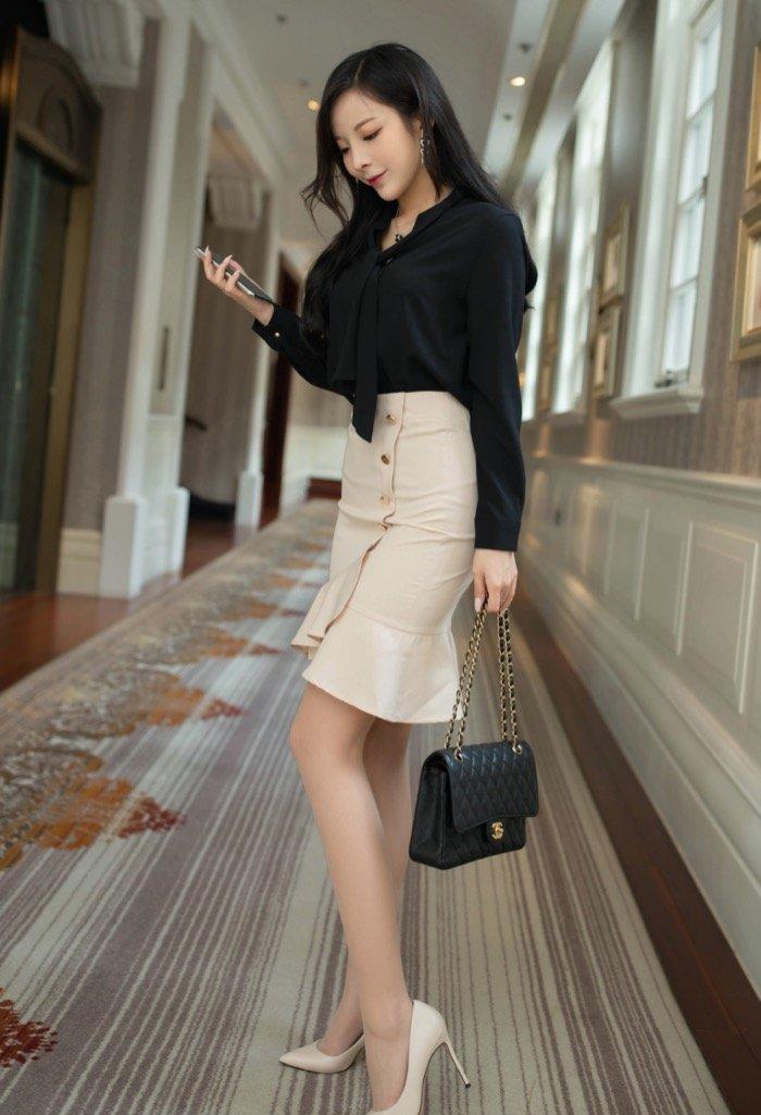 【续集】丝袜尤物陈小喵职场诱惑，荣升副总登门报恩