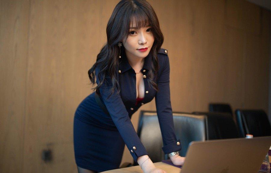 被驯服的秘书 芝芝Booty满足你对潜规则的幻想