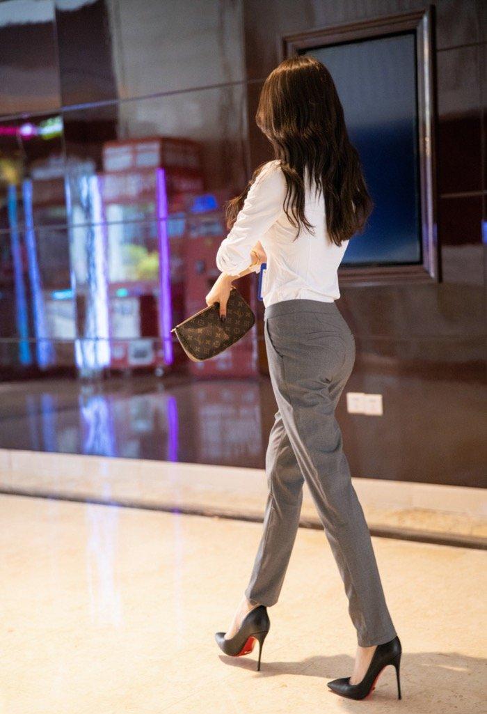 性感女神周于希剧情写真 演绎老板与秘书的故事