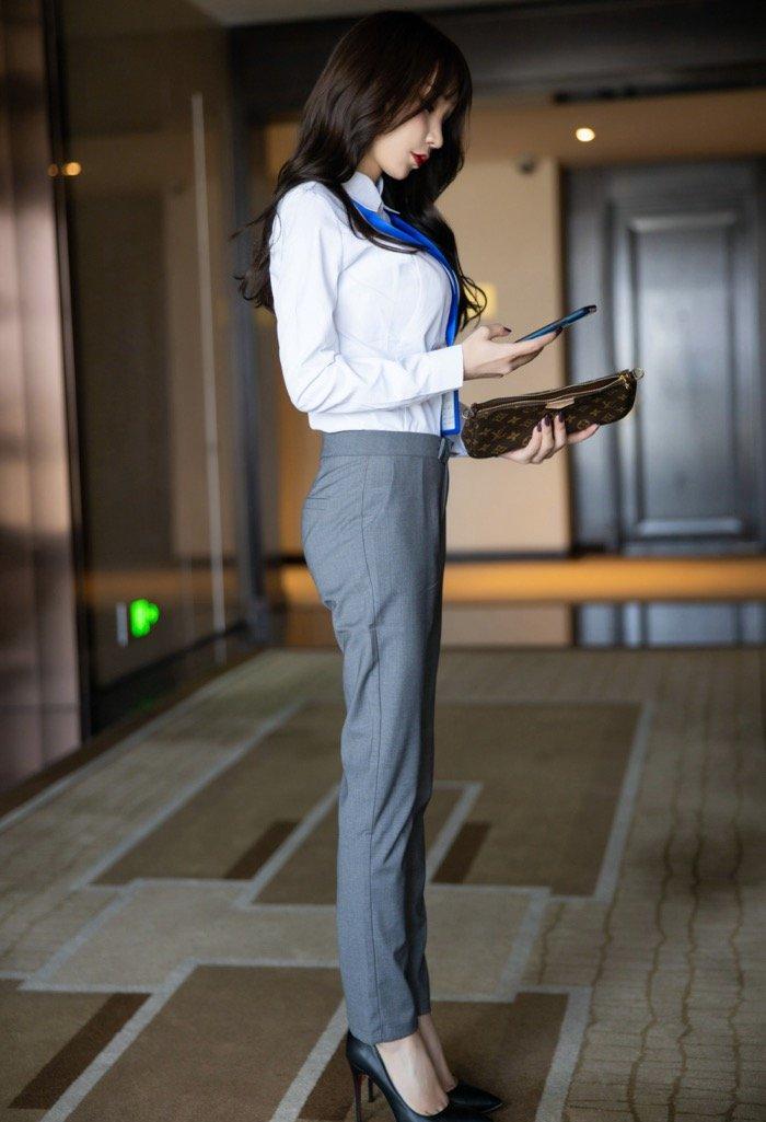 性感女神周于希剧情写真 演绎老板与秘书的故事