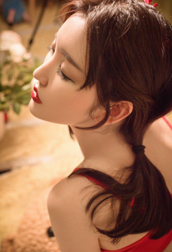 美女沈梦瑶丝带遮美乳，翘臀诱惑尽显窈窕胴体