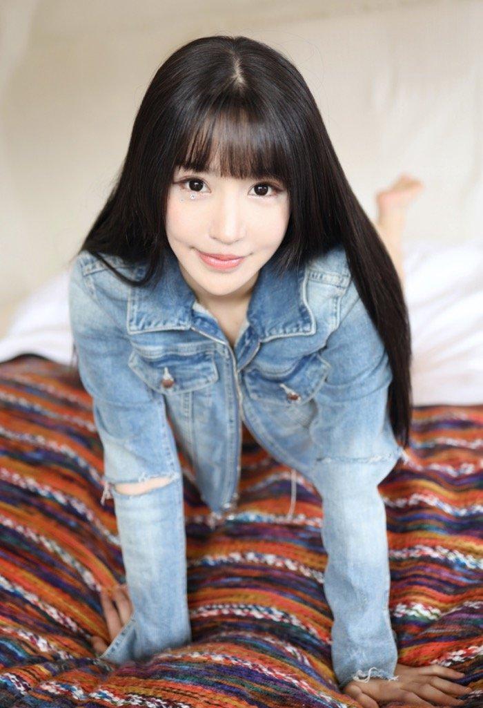 大胸美女朱可儿美胸图片，汹涌澎湃香艳欲滴