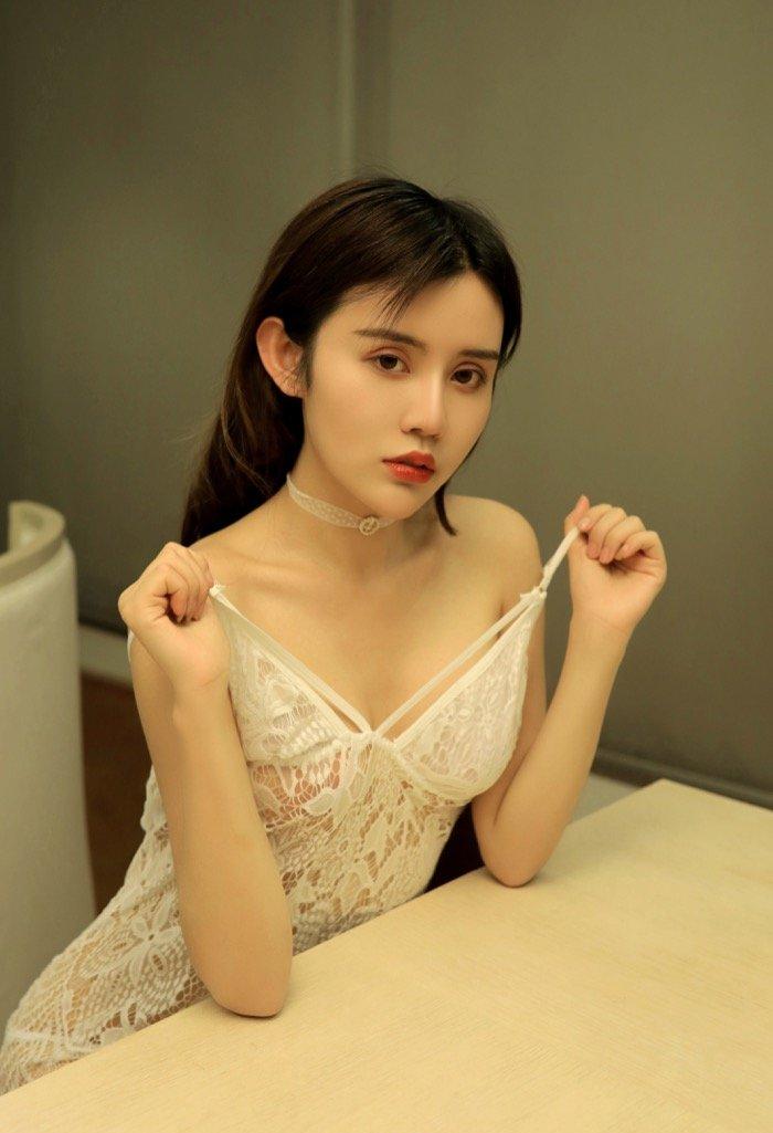 卓娅祺居家女友主题写真，给你男友视角视觉诱惑