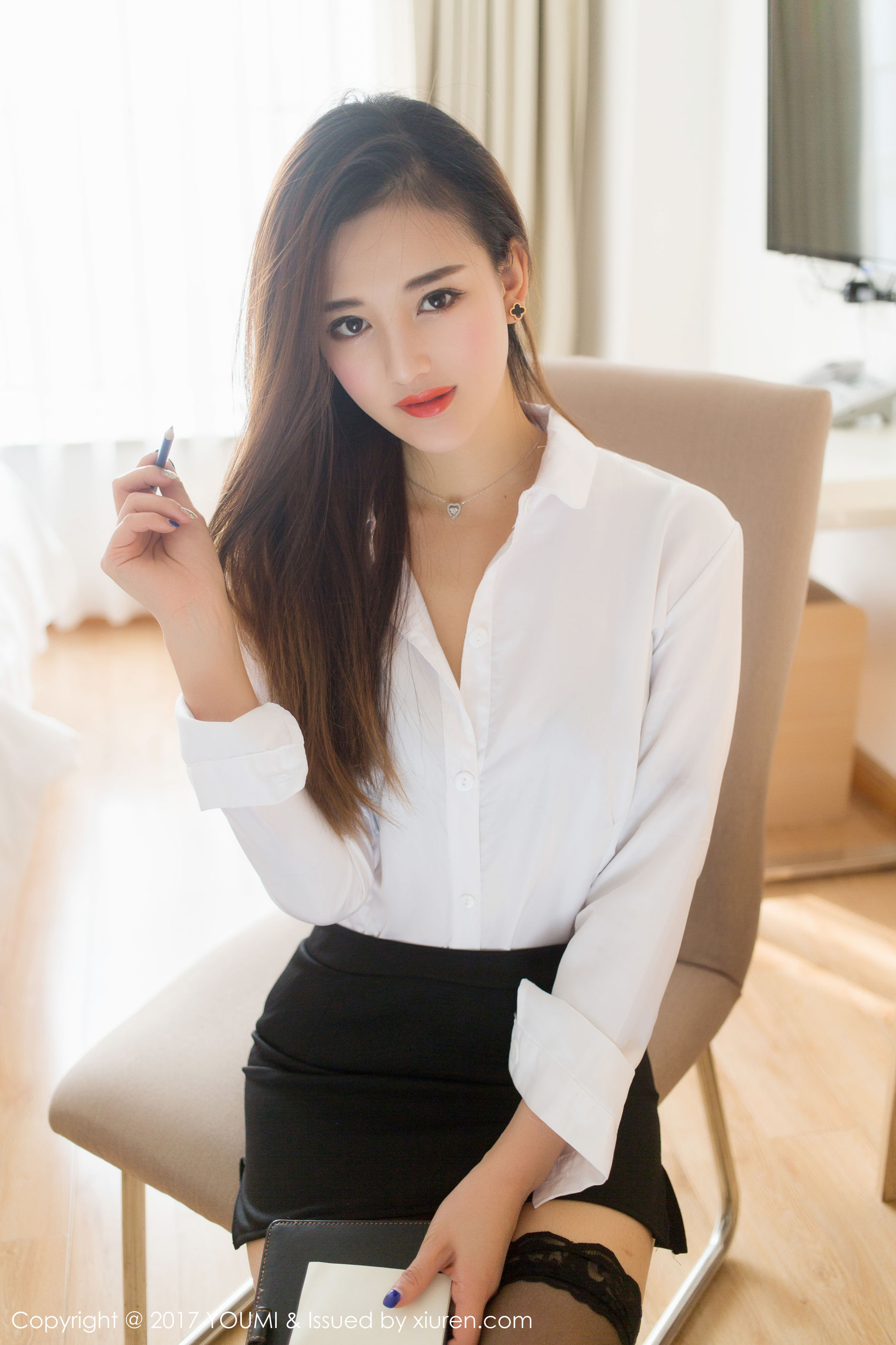 娜娜TINA《黑丝OL诱惑+学生装》 [尤蜜荟YOUMI] VOL.087 写真集