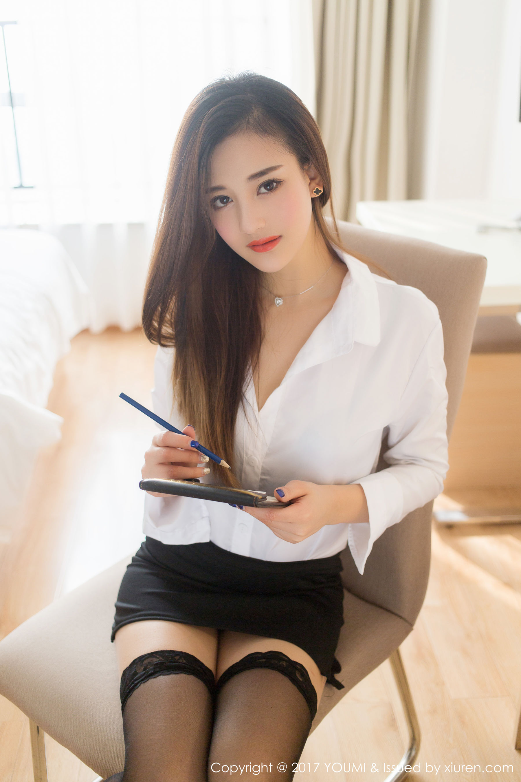 娜娜TINA《黑丝OL诱惑+学生装》 [尤蜜荟YOUMI] VOL.087 写真集