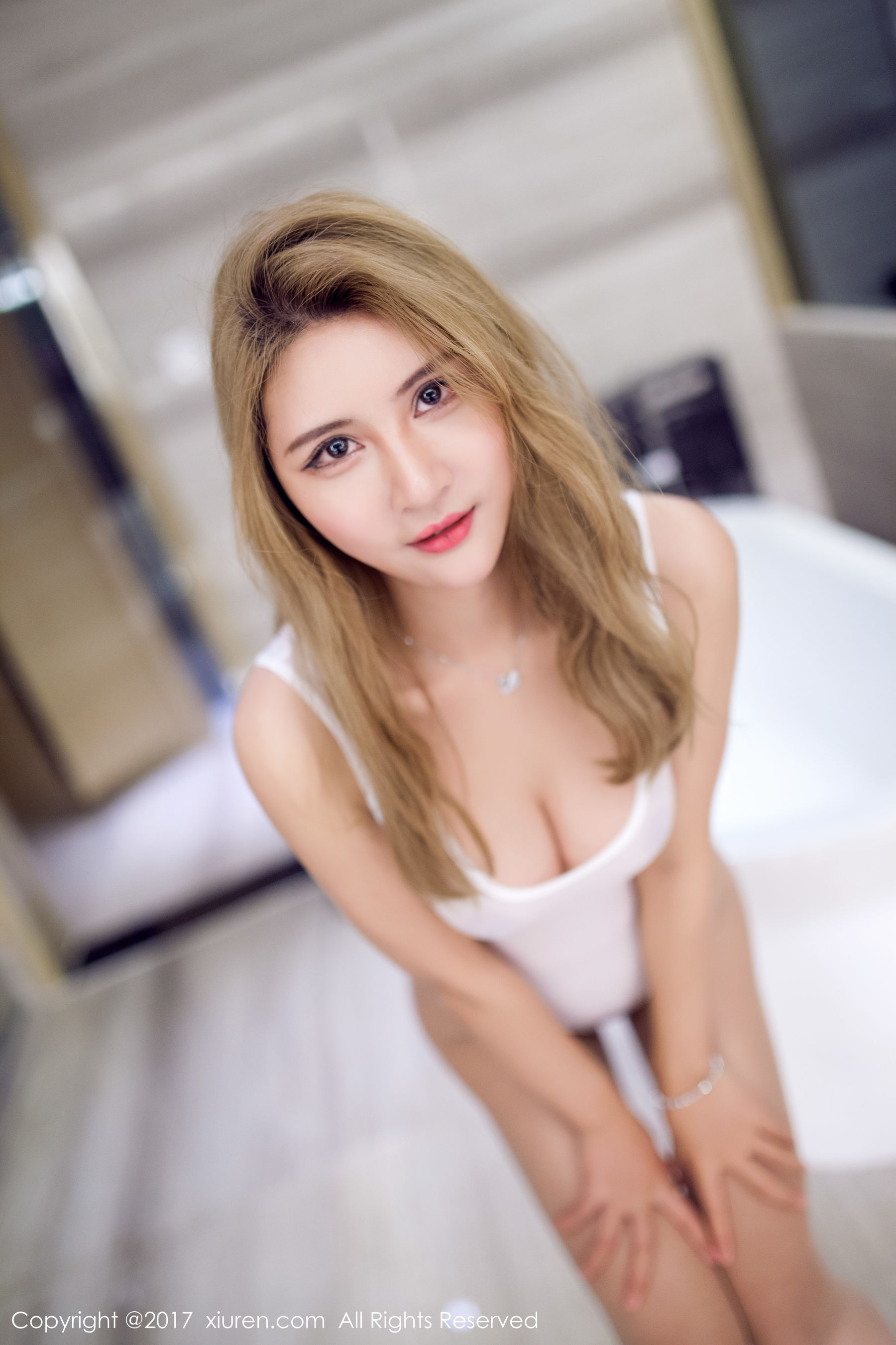 SOLO-尹菲《OL装+透明高叉泳衣》 [秀人XiuRen] NO.857 写真集