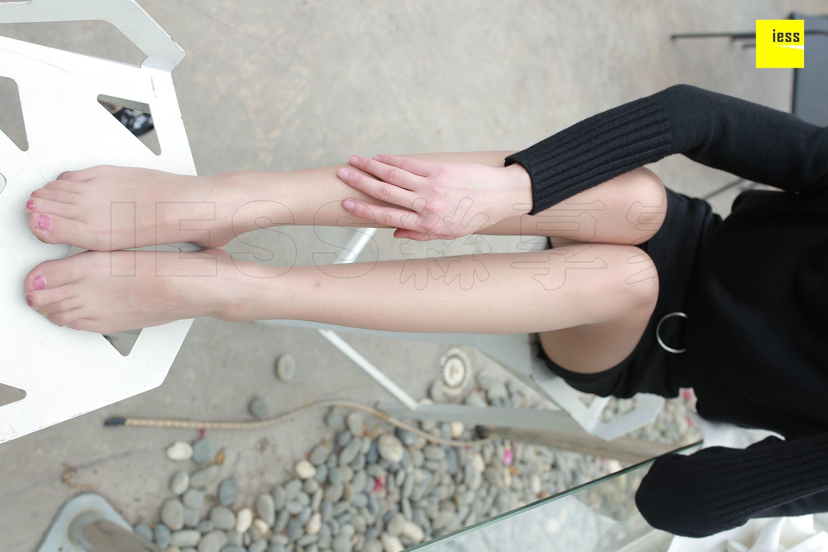 晶晶《穿白色西装的美女》 [异思趣向IESS] 丝享家155 写真集