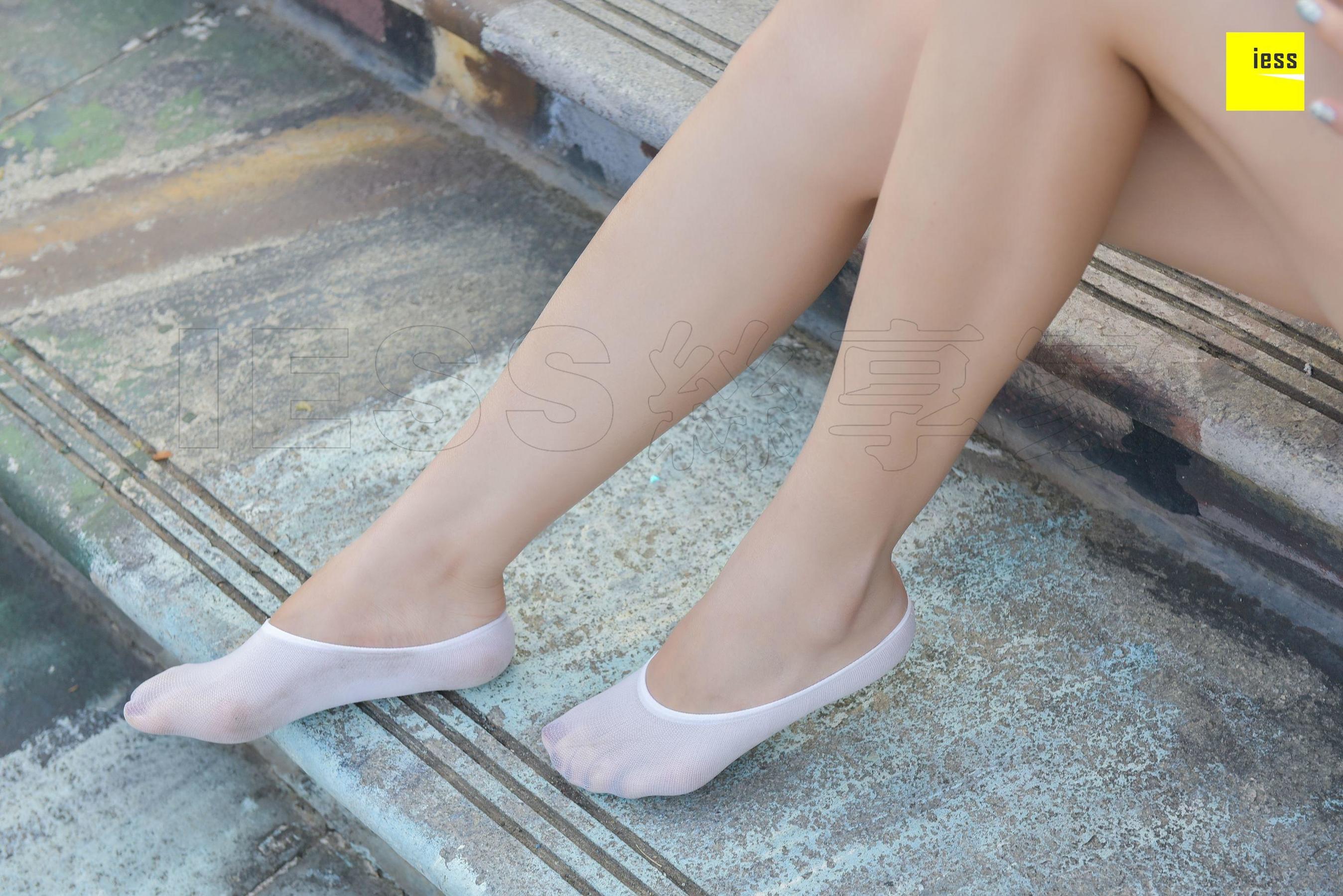 七七《卫衣与白色船袜》 [异思趣向IESS] 丝享家159 写真集