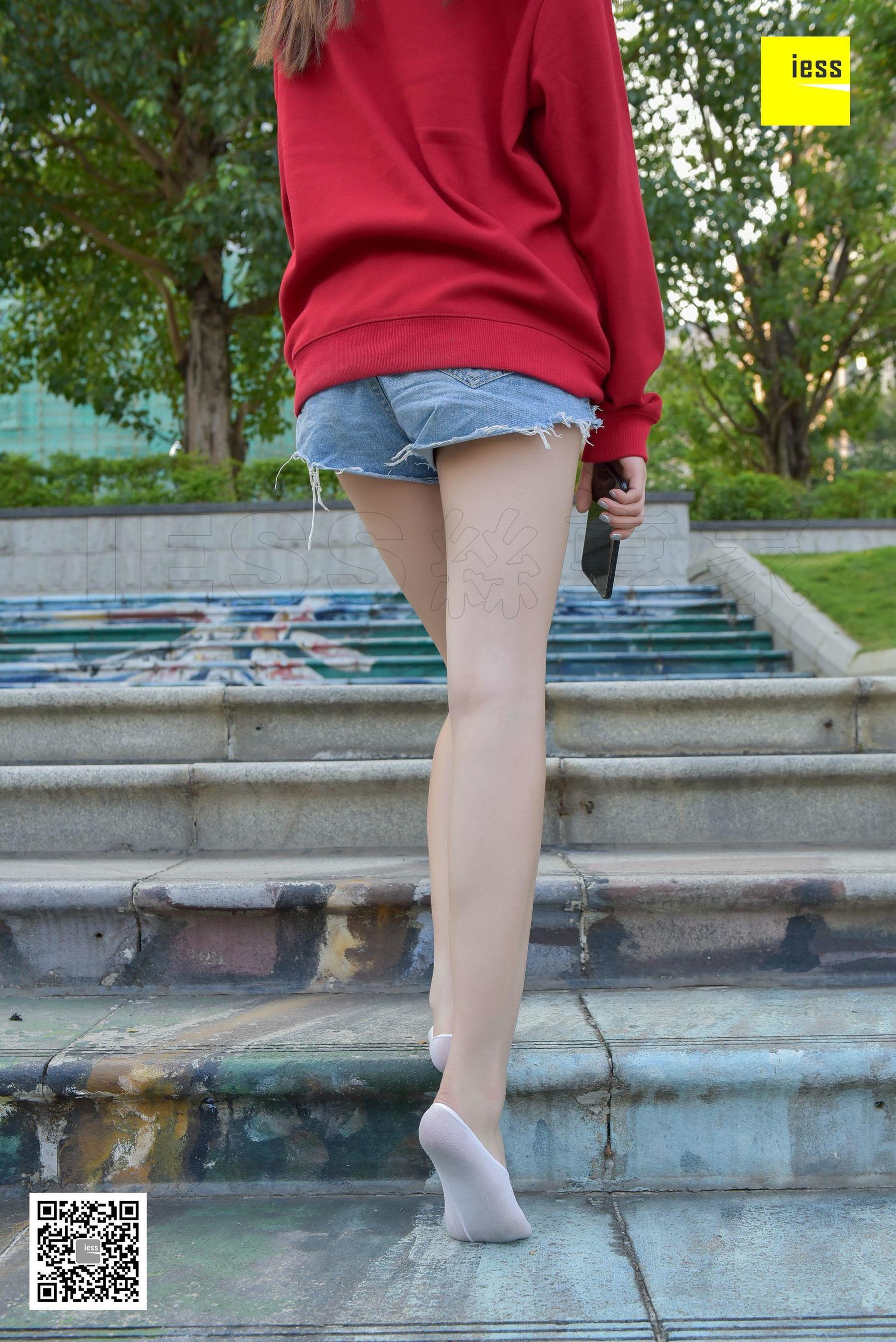 七七《卫衣与白色船袜》 [异思趣向IESS] 丝享家159 写真集