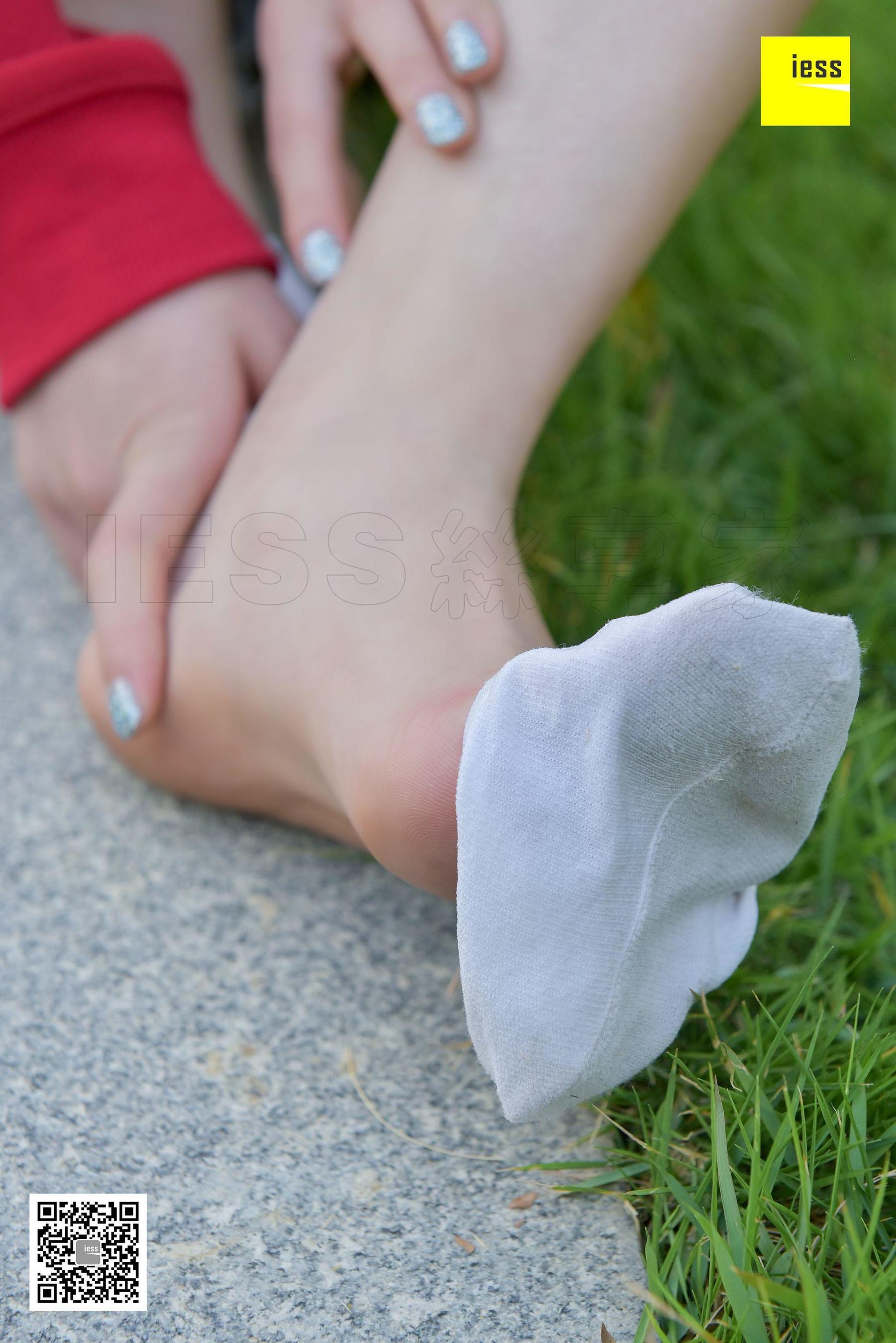 七七《卫衣与白色船袜》 [异思趣向IESS] 丝享家159 写真集