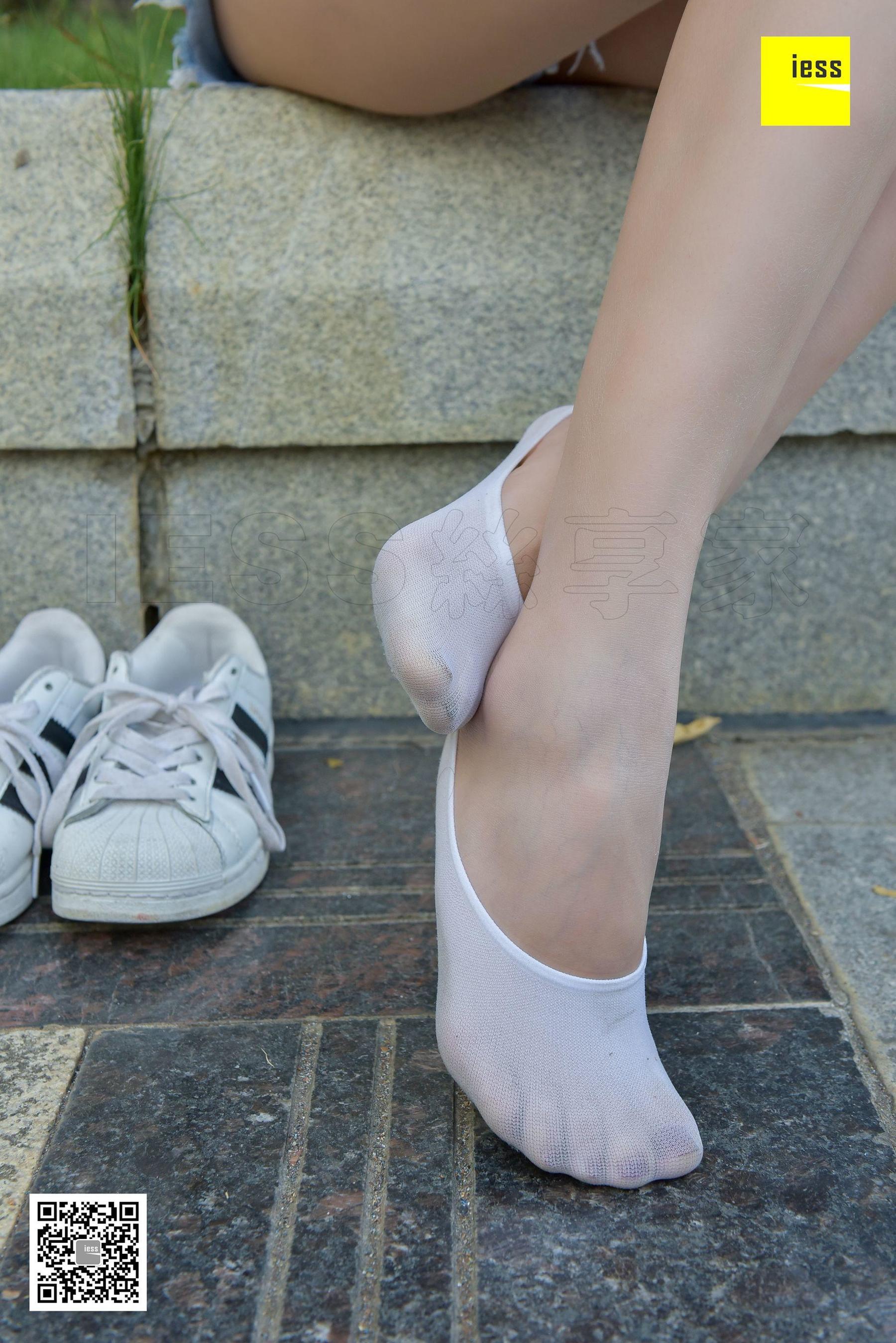 七七《卫衣与白色船袜》 [异思趣向IESS] 丝享家159 写真集