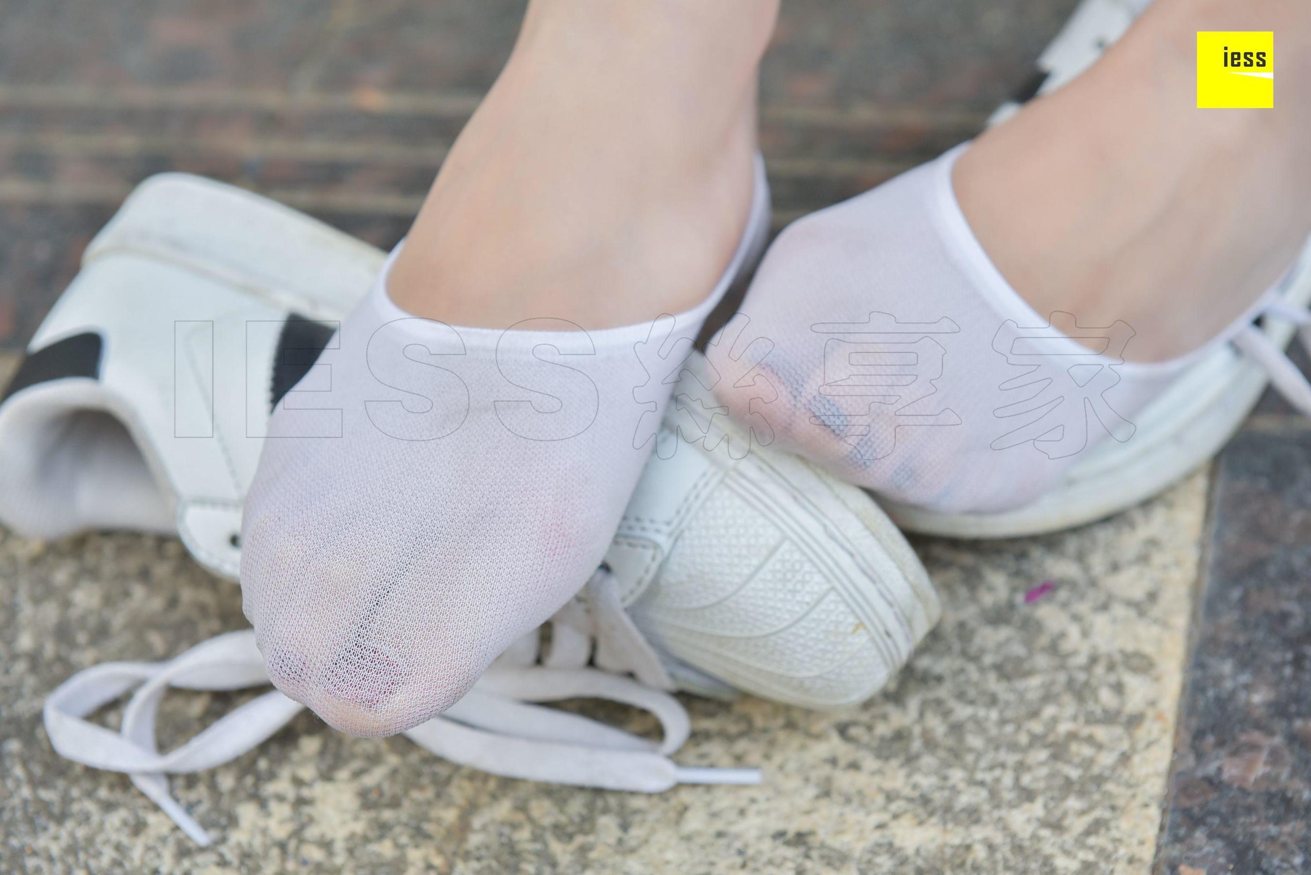 七七《卫衣与白色船袜》 [异思趣向IESS] 丝享家159 写真集