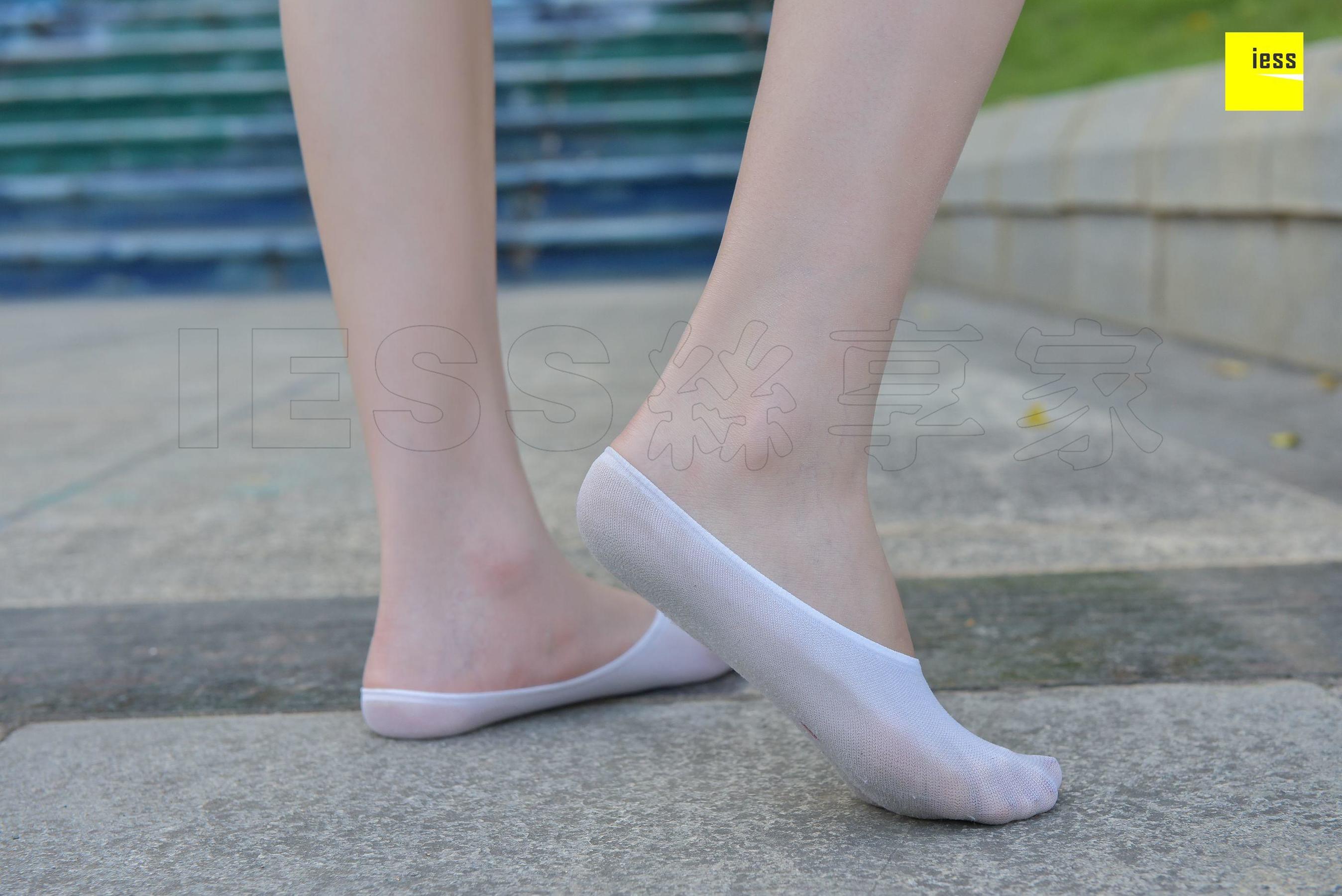 七七《卫衣与白色船袜》 [异思趣向IESS] 丝享家159 写真集