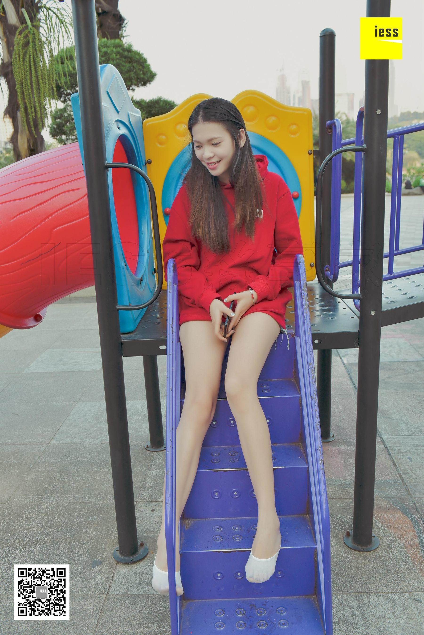 七七《卫衣与白色船袜》 [异思趣向IESS] 丝享家159 写真集