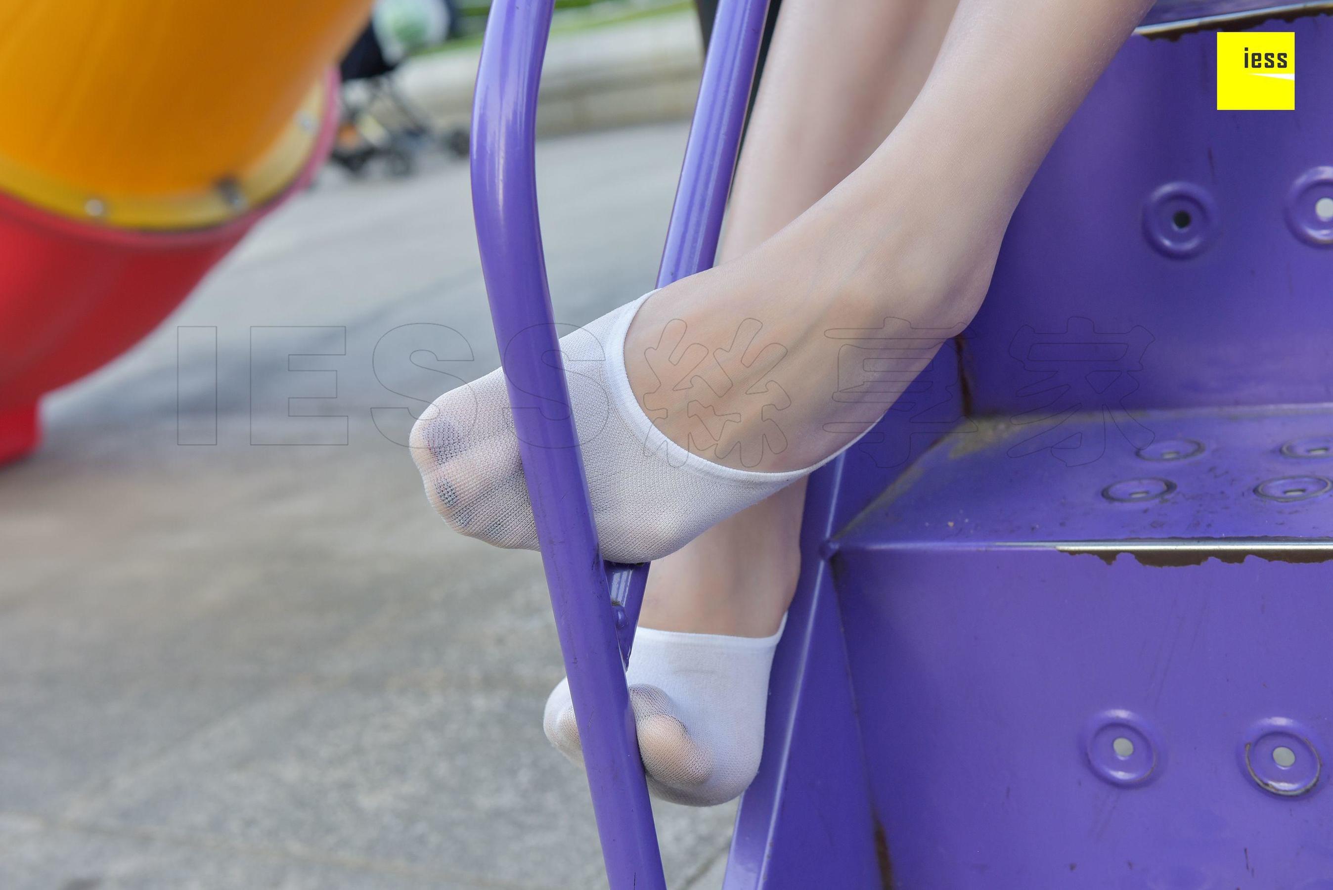 七七《卫衣与白色船袜》 [异思趣向IESS] 丝享家159 写真集