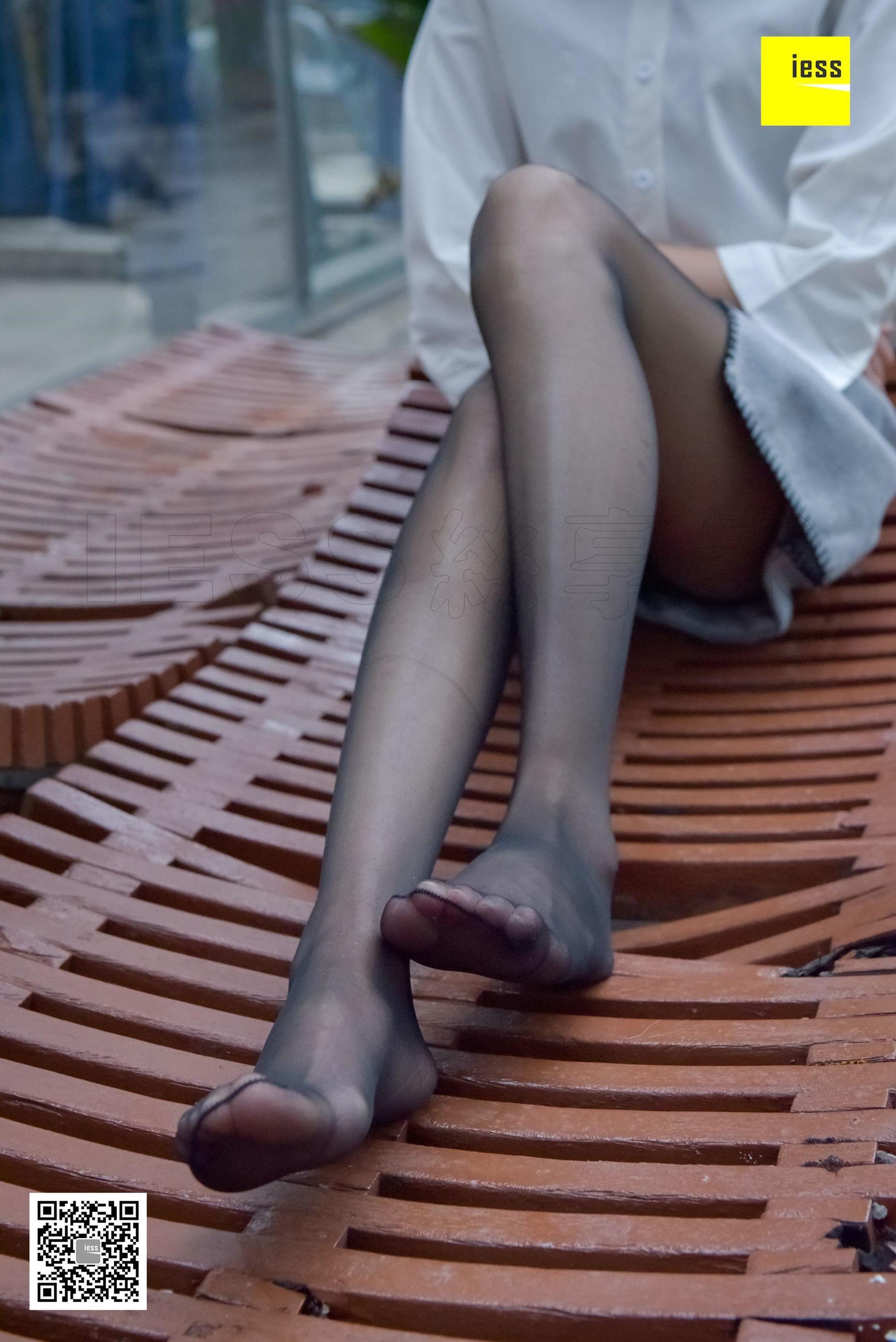 永英《雨后的黑丝》 [异思趣向IESS] 丝享家160 写真集