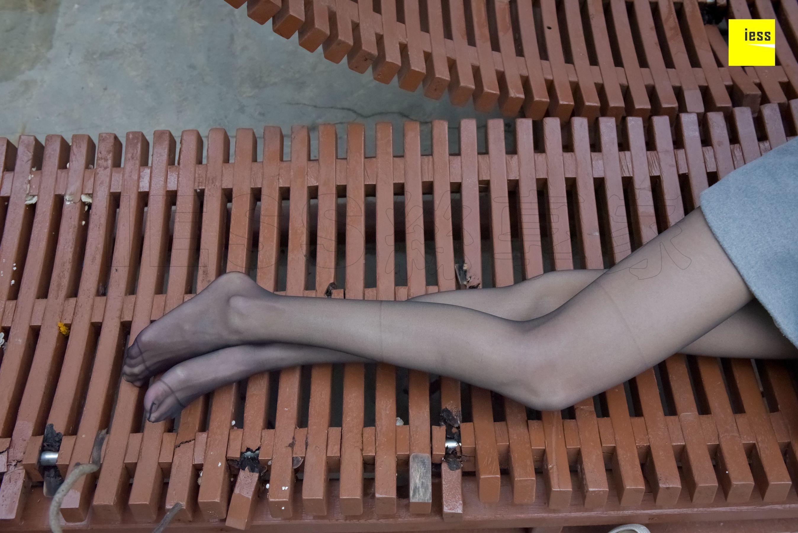 永英《雨后的黑丝》 [异思趣向IESS] 丝享家160 写真集