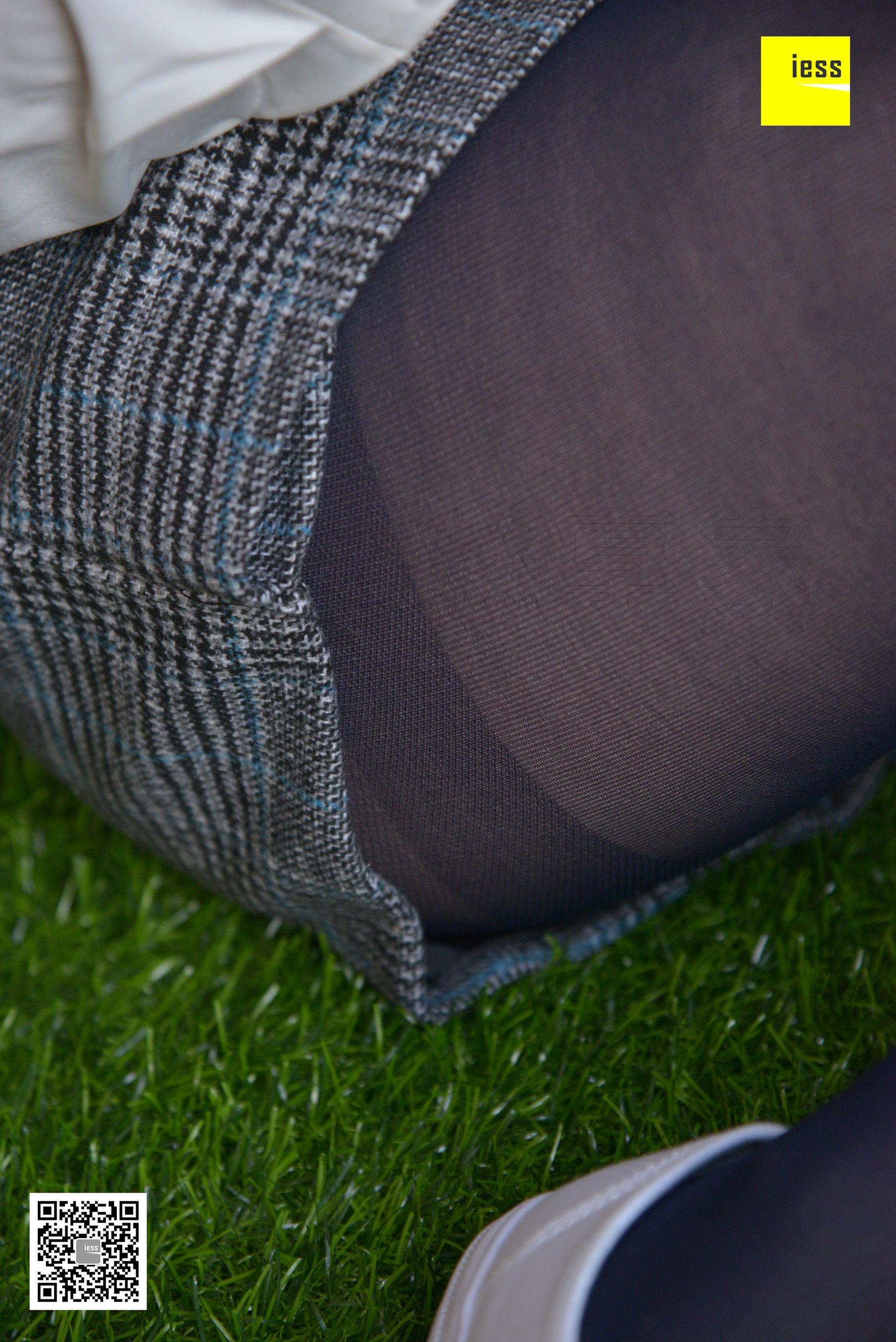 佳爷《佳爷的宝蓝色厚丝》[异思趣向IESS] 丝享家【魔鬼周三】特刊05期 写真集