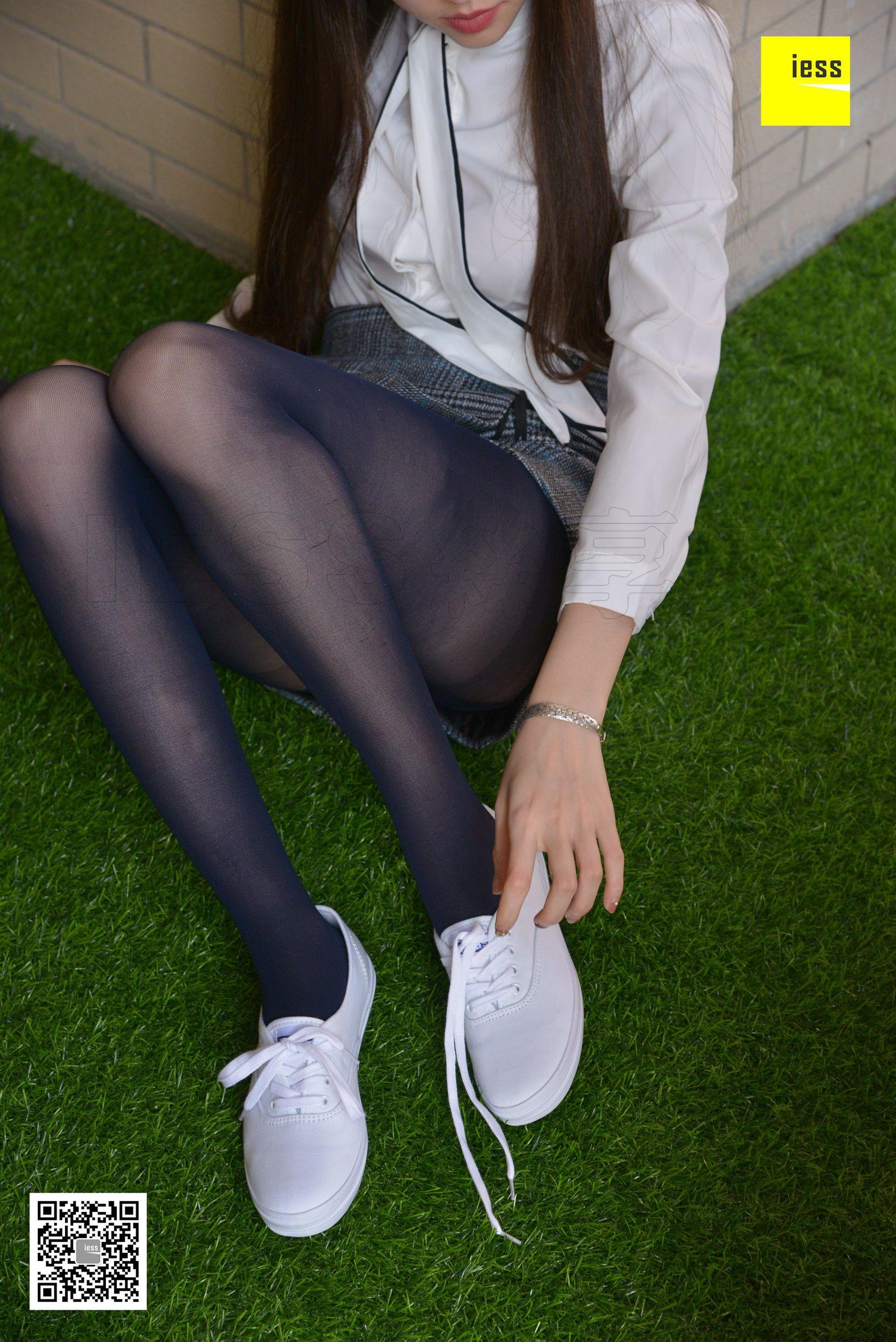 佳爷《佳爷的宝蓝色厚丝》[异思趣向IESS] 丝享家【魔鬼周三】特刊05期 写真集