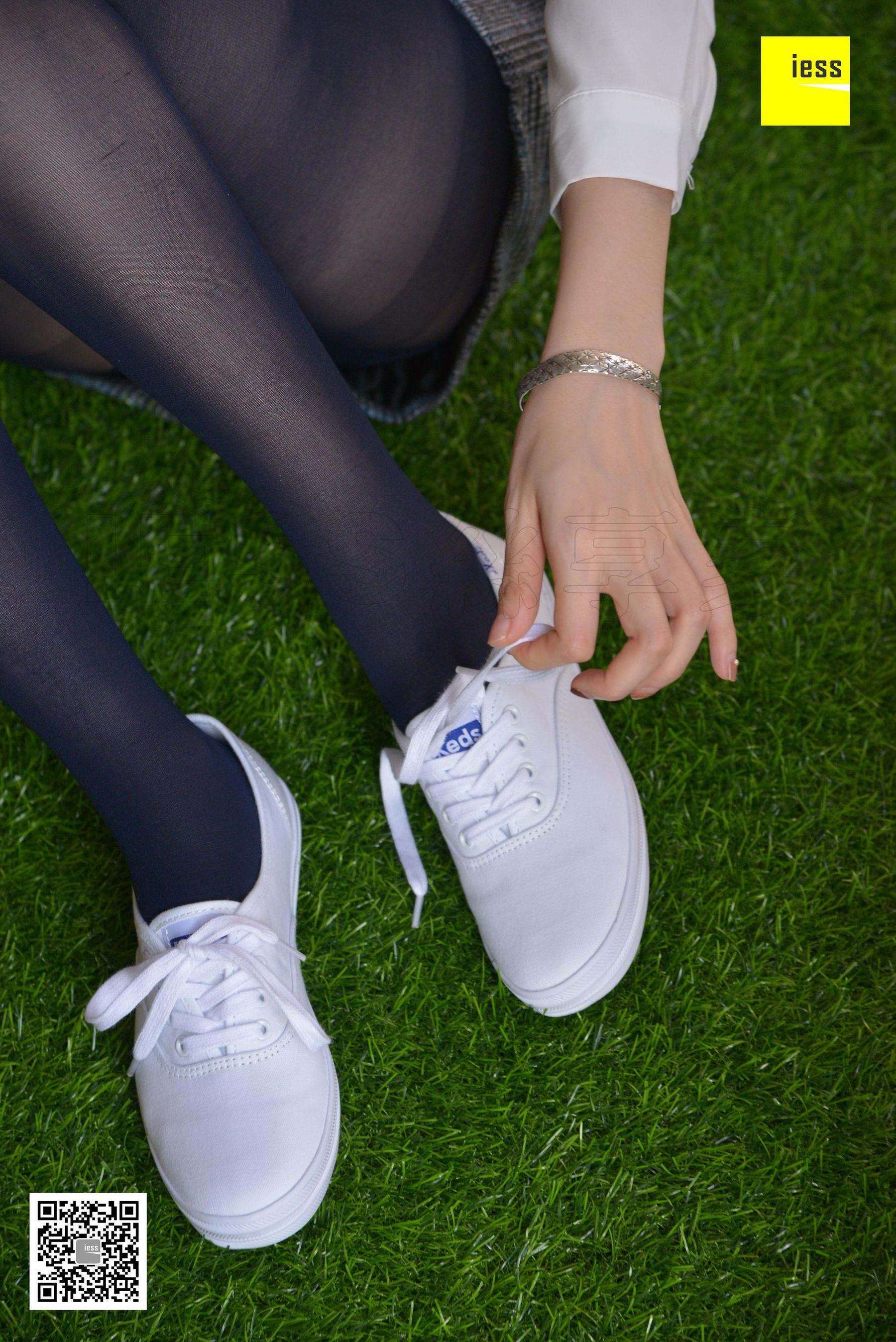 佳爷《佳爷的宝蓝色厚丝》[异思趣向IESS] 丝享家【魔鬼周三】特刊05期 写真集