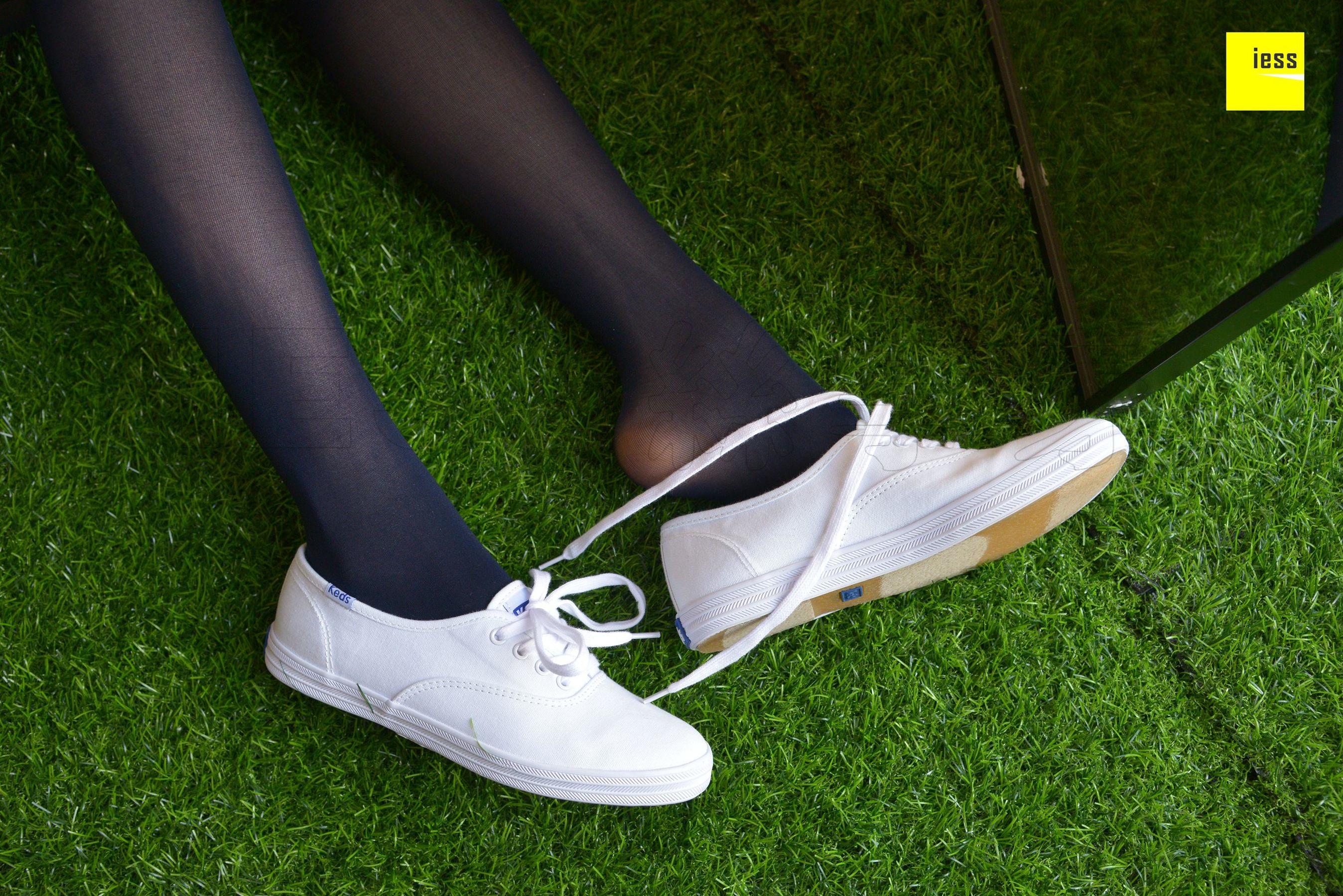 佳爷《佳爷的宝蓝色厚丝》[异思趣向IESS] 丝享家【魔鬼周三】特刊05期 写真集