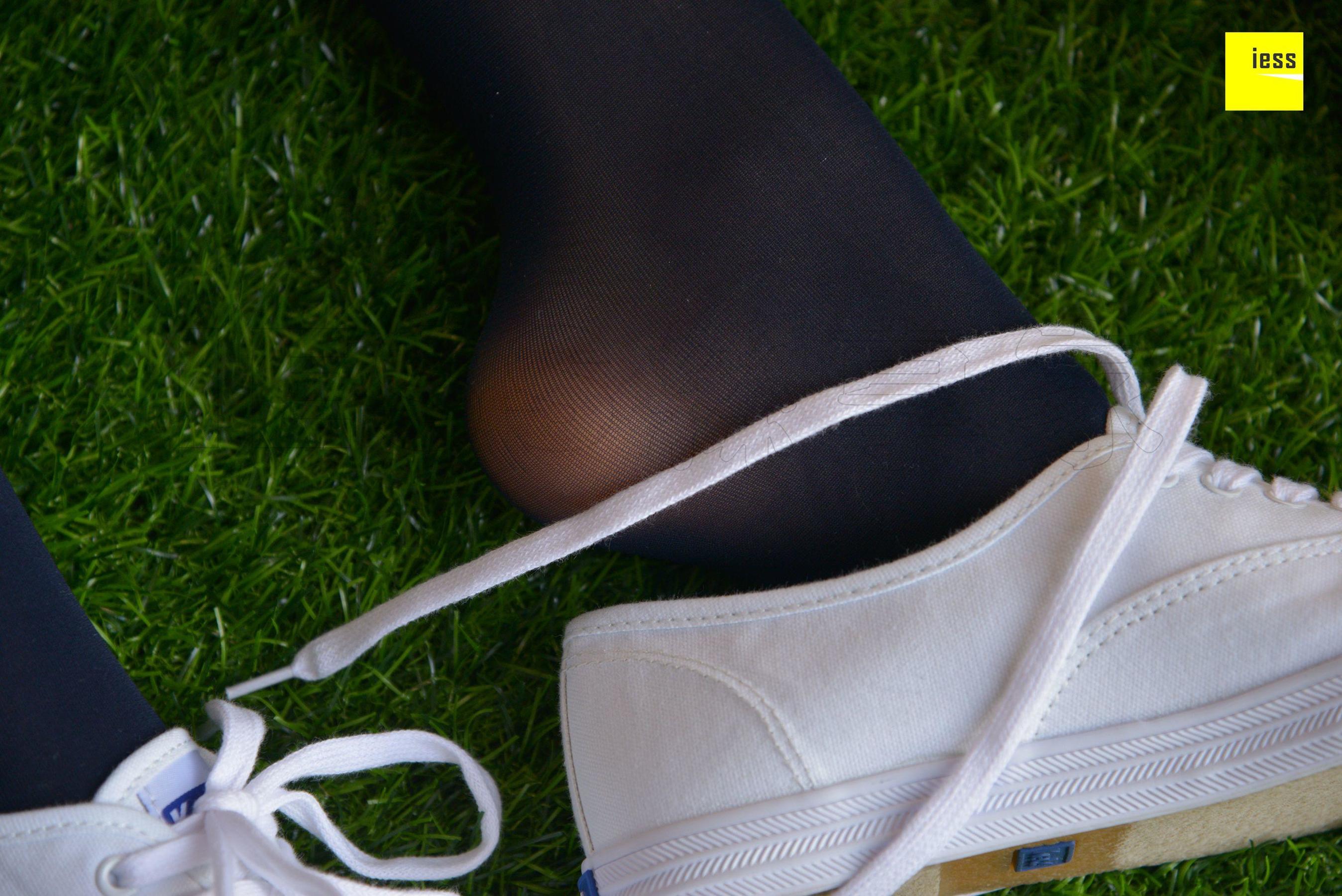 佳爷《佳爷的宝蓝色厚丝》[异思趣向IESS] 丝享家【魔鬼周三】特刊05期 写真集