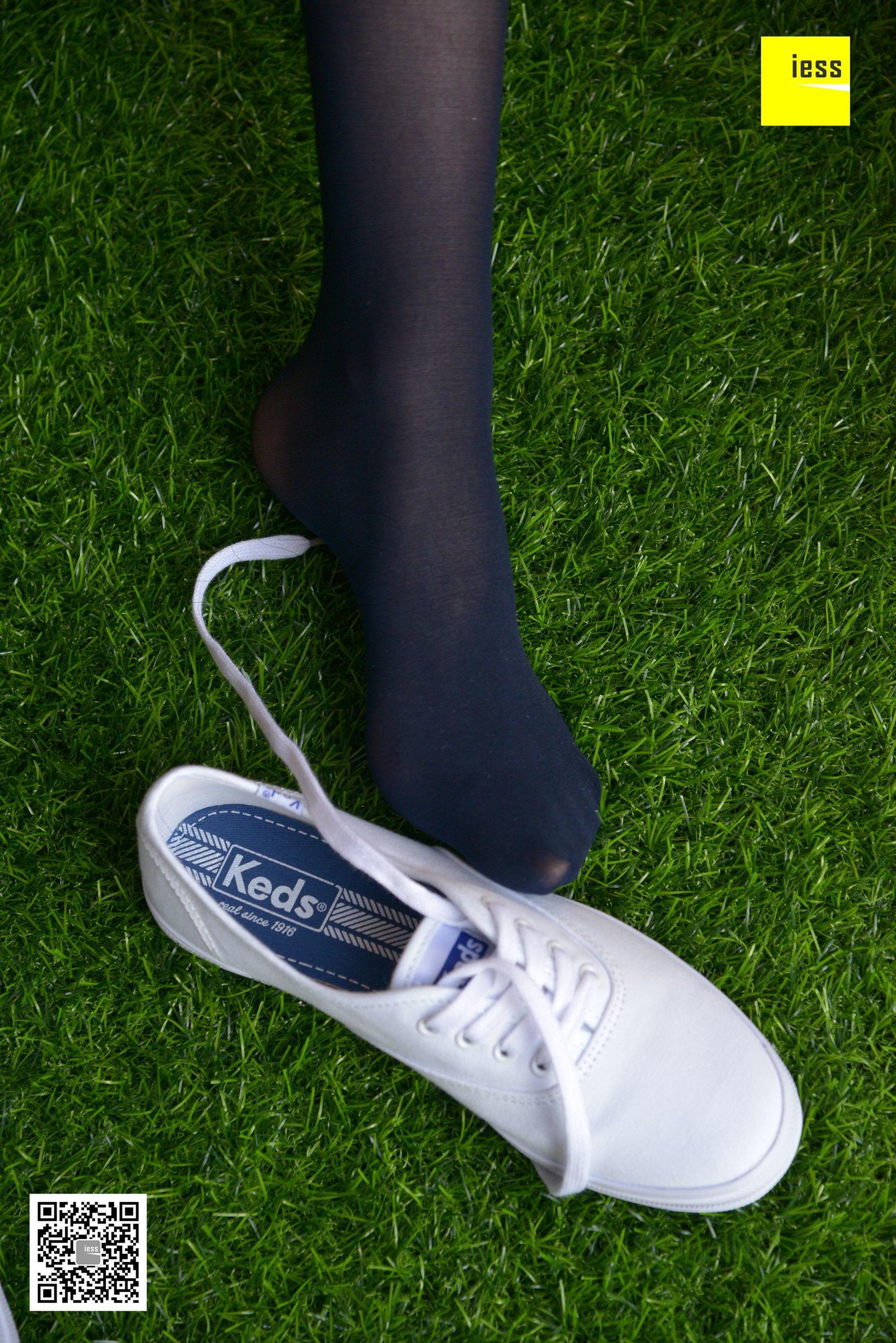 佳爷《佳爷的宝蓝色厚丝》[异思趣向IESS] 丝享家【魔鬼周三】特刊05期 写真集