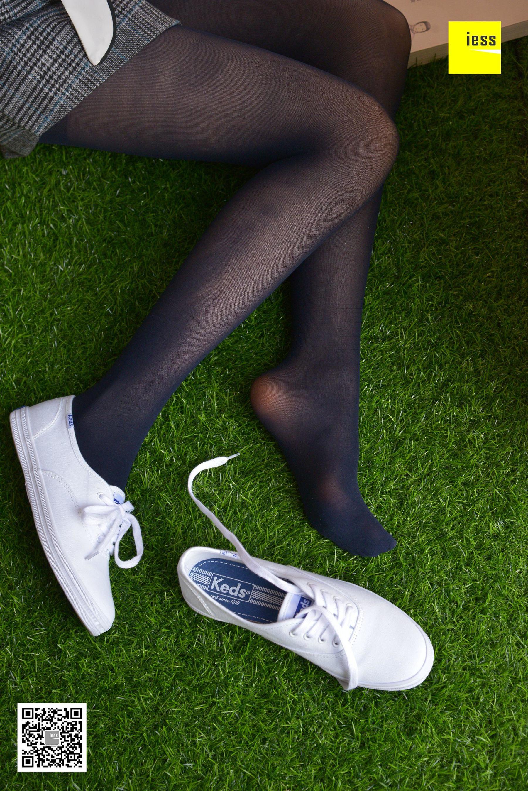 佳爷《佳爷的宝蓝色厚丝》[异思趣向IESS] 丝享家【魔鬼周三】特刊05期 写真集