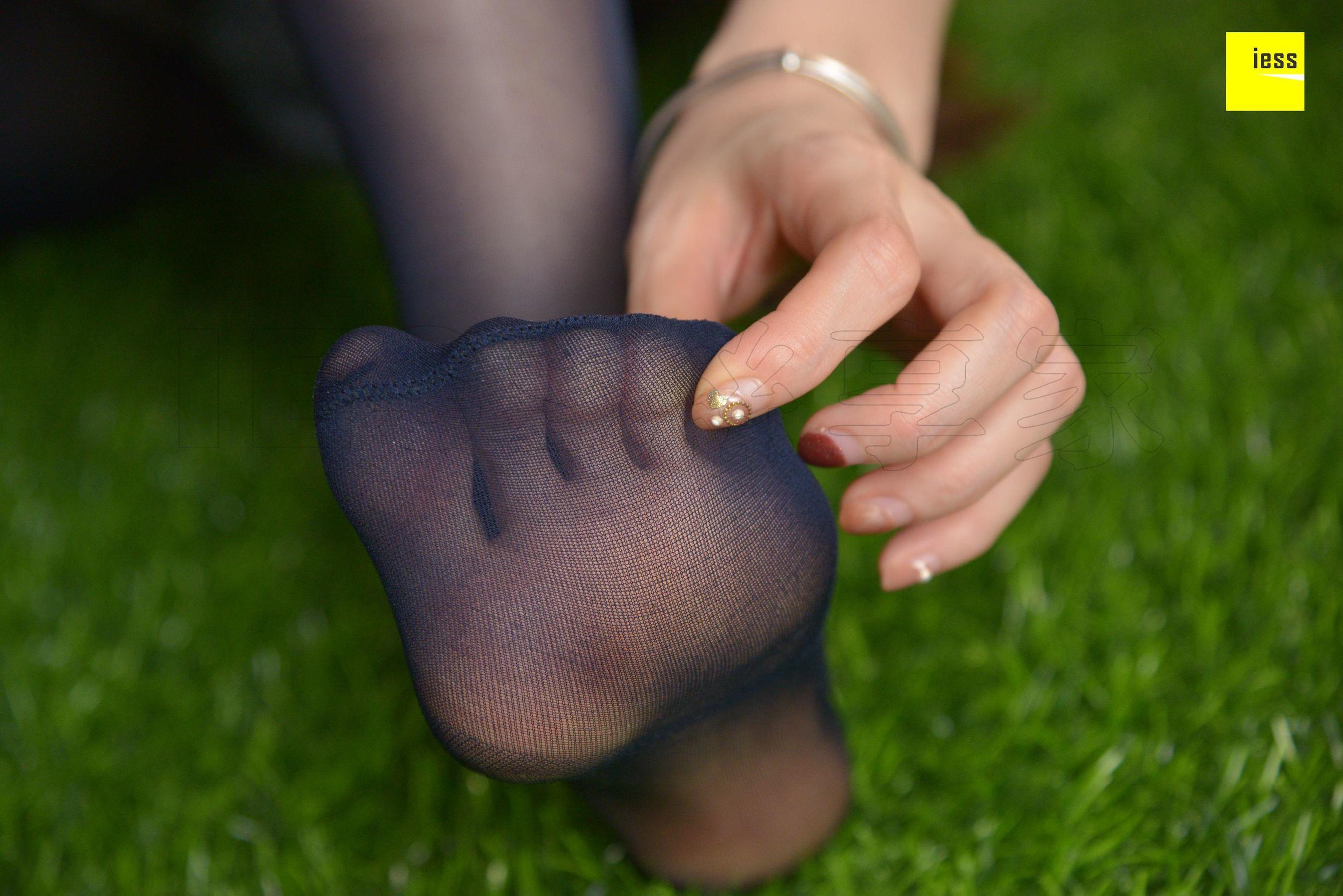 佳爷《佳爷的宝蓝色厚丝》[异思趣向IESS] 丝享家【魔鬼周三】特刊05期 写真集