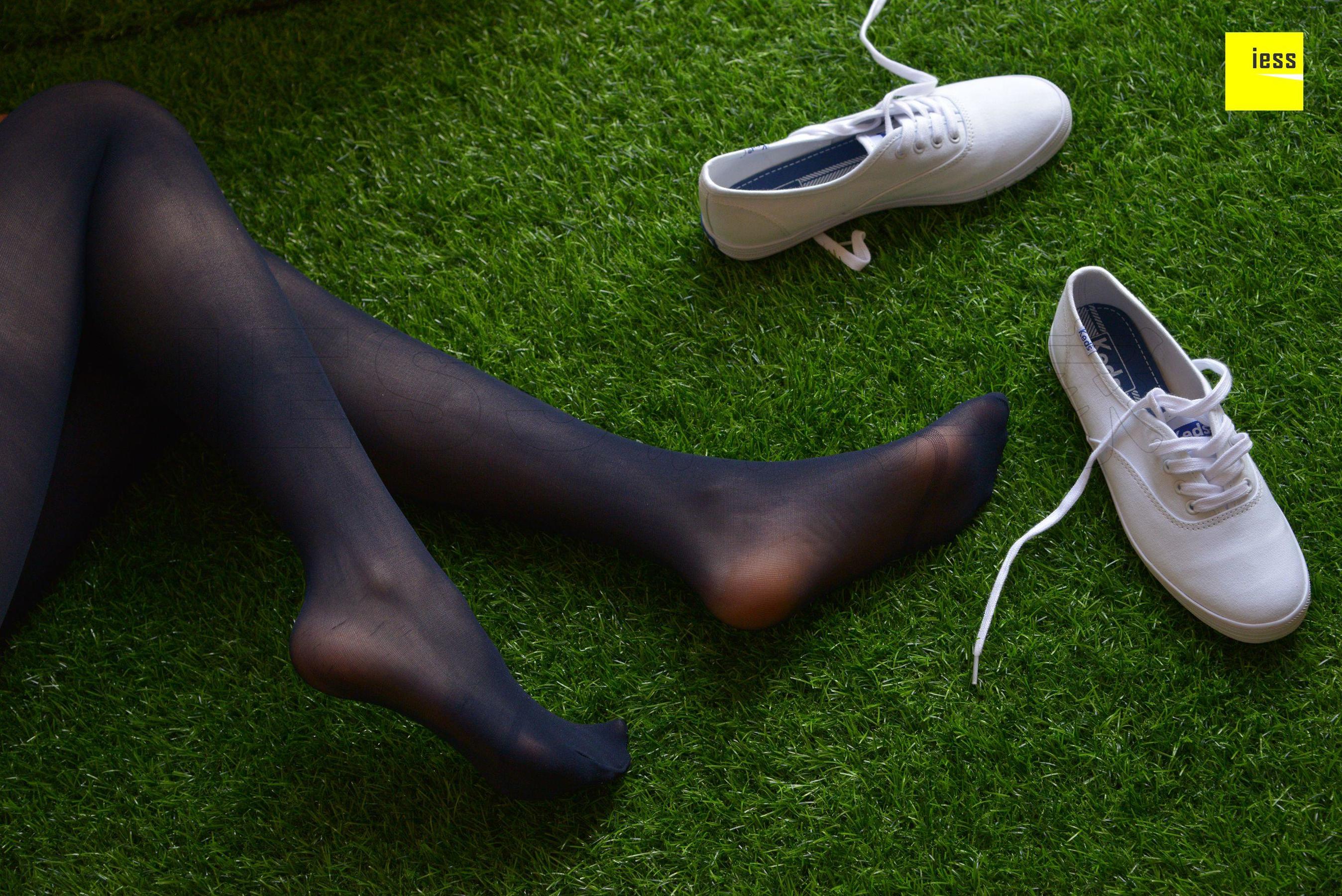 佳爷《佳爷的宝蓝色厚丝》[异思趣向IESS] 丝享家【魔鬼周三】特刊05期 写真集