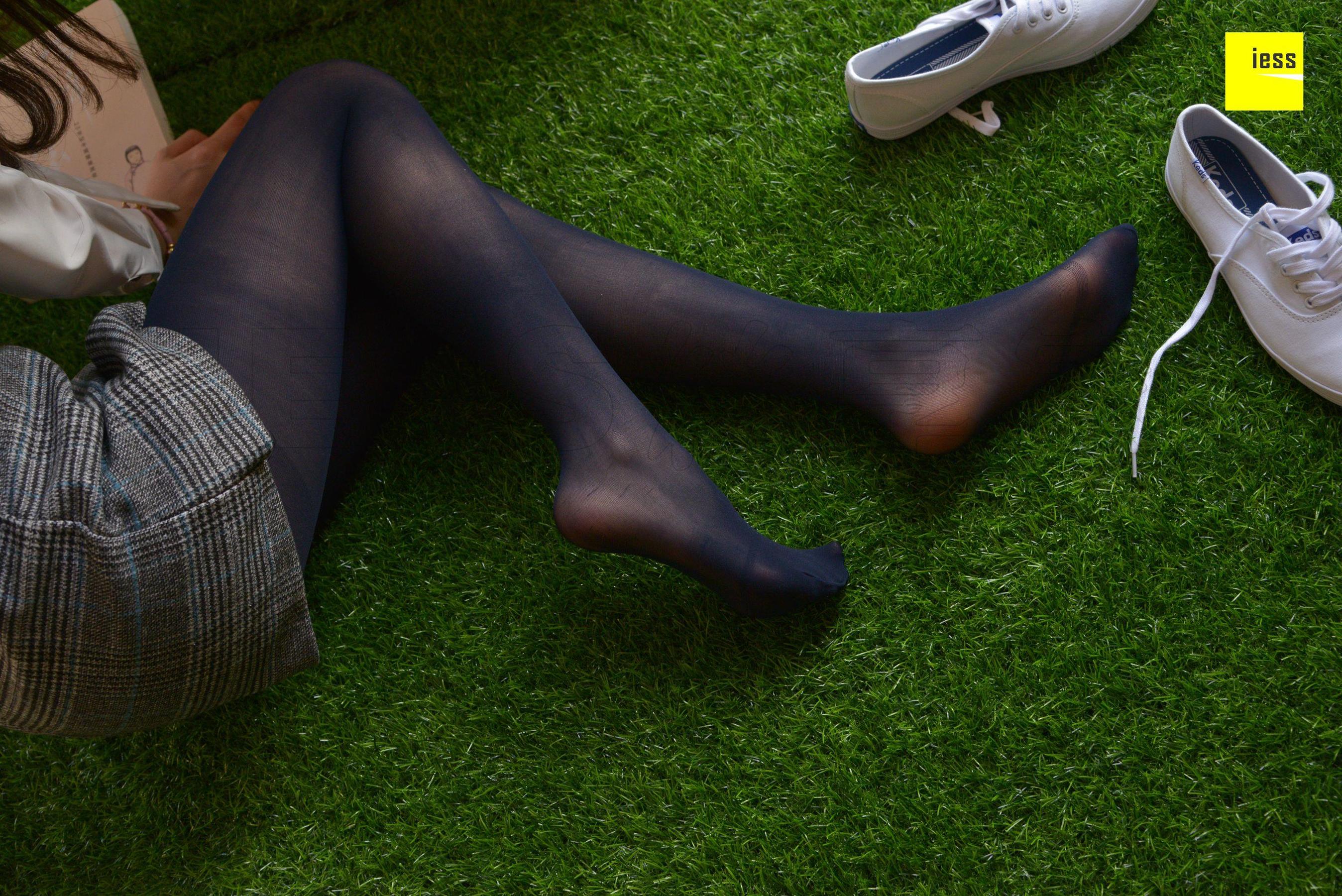 佳爷《佳爷的宝蓝色厚丝》[异思趣向IESS] 丝享家【魔鬼周三】特刊05期 写真集