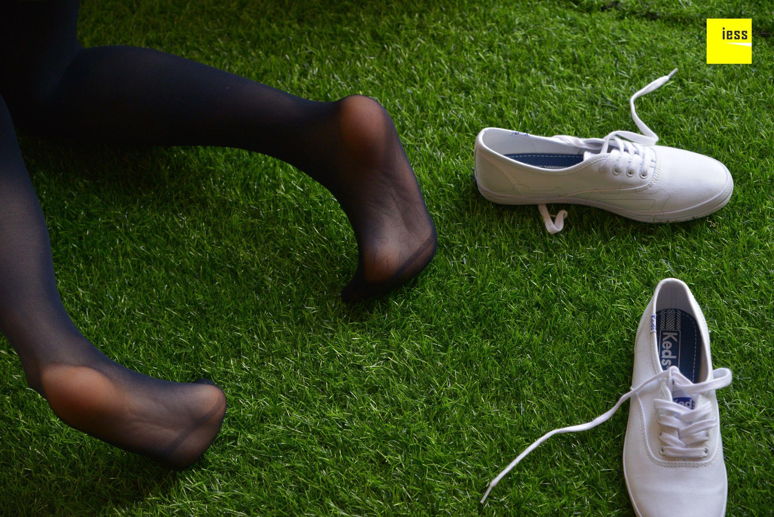 佳爷《佳爷的宝蓝色厚丝》[异思趣向IESS] 丝享家【魔鬼周三】特刊05期 写真集