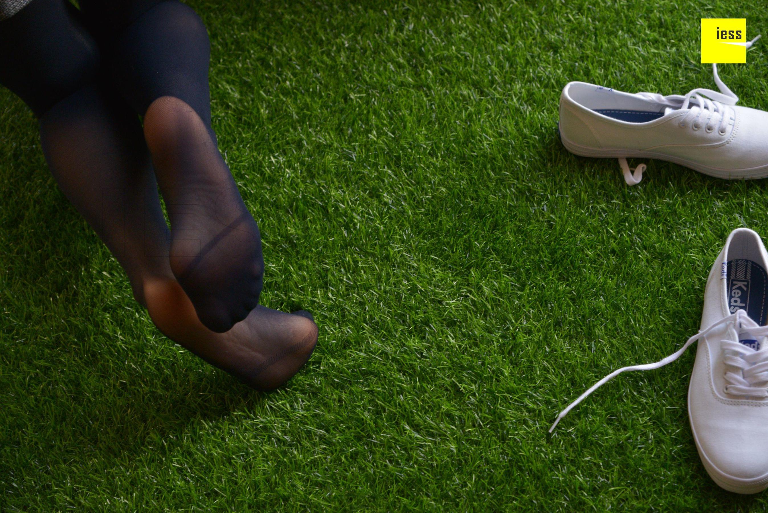 佳爷《佳爷的宝蓝色厚丝》[异思趣向IESS] 丝享家【魔鬼周三】特刊05期 写真集