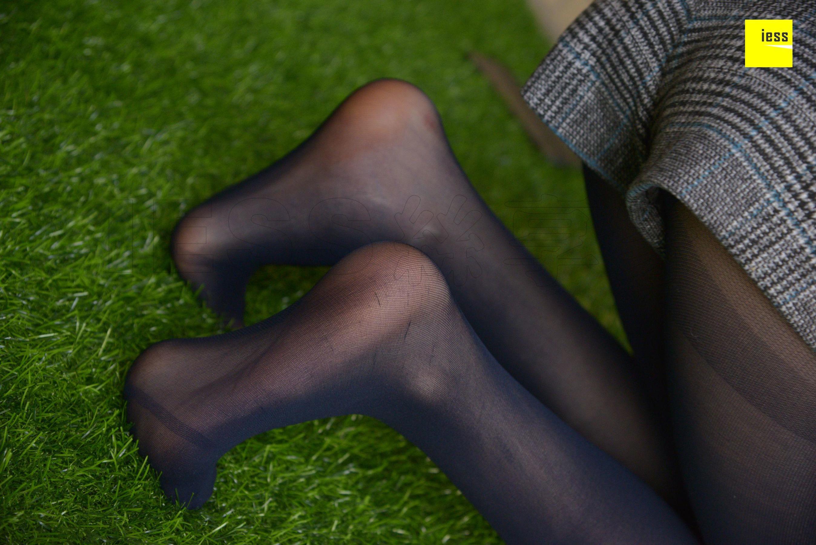 佳爷《佳爷的宝蓝色厚丝》[异思趣向IESS] 丝享家【魔鬼周三】特刊05期 写真集