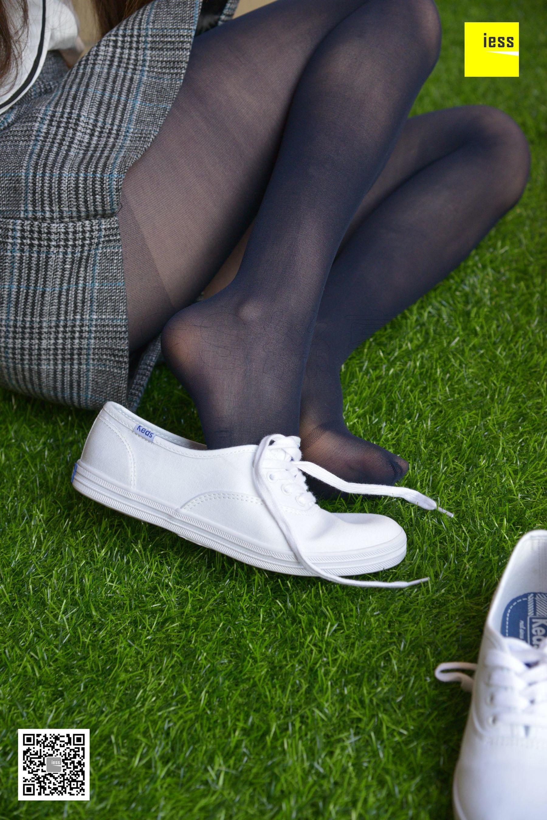 佳爷《佳爷的宝蓝色厚丝》[异思趣向IESS] 丝享家【魔鬼周三】特刊05期 写真集